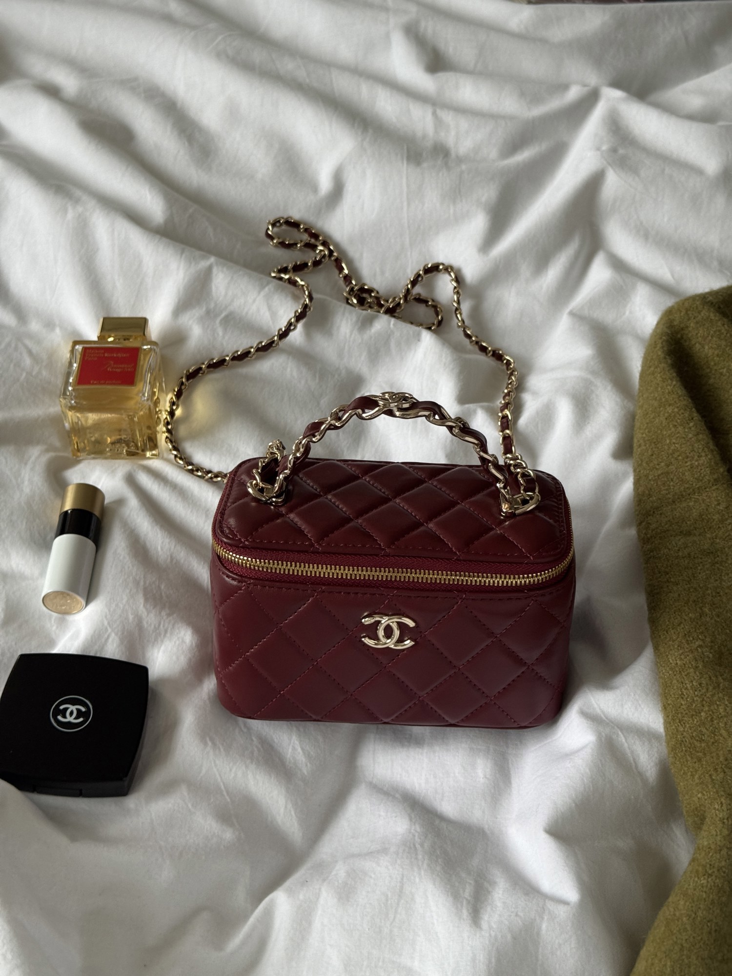 Chanel Classic Burgundy Lambskin Pearl Crush Vanity Bag Gold - 3