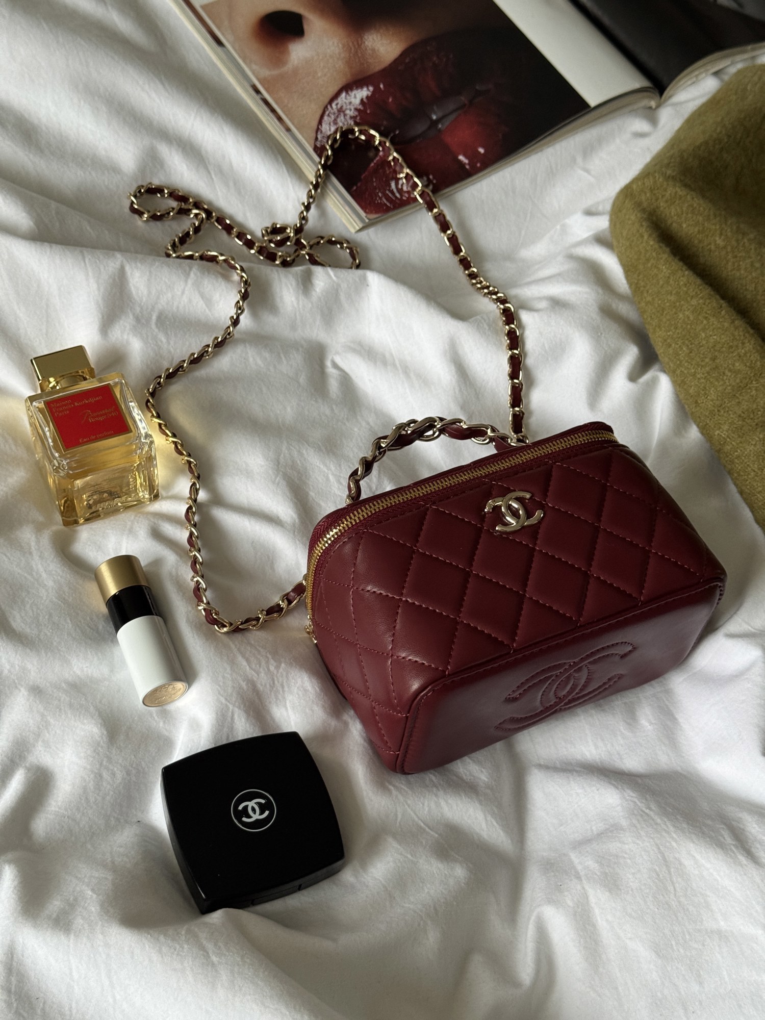 Chanel Classic Burgundy Lambskin Pearl Crush Vanity Bag Gold - 5
