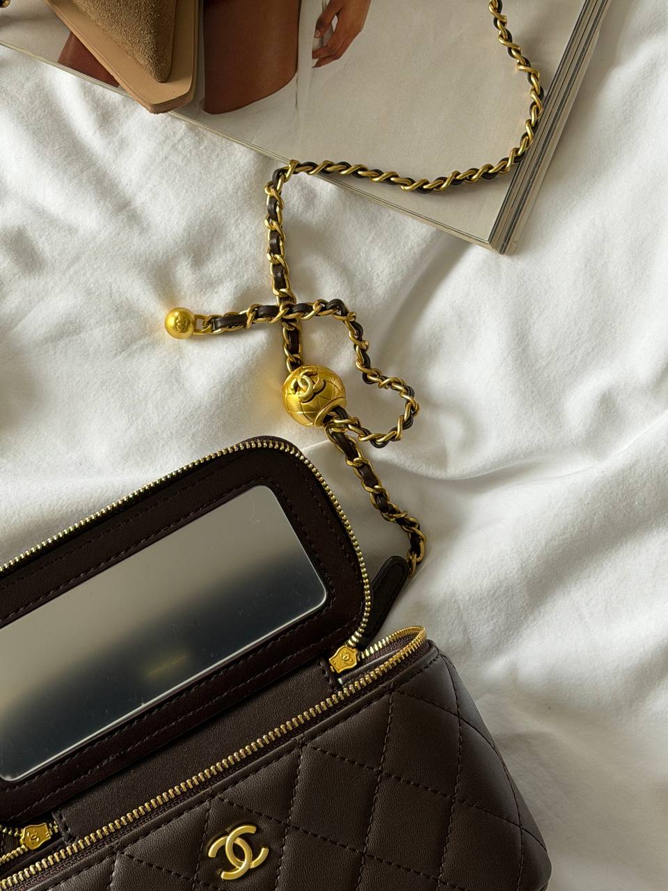 Chanel Classic Lambskin Pearl Crush Vanity Bag Brown/Gold - 14