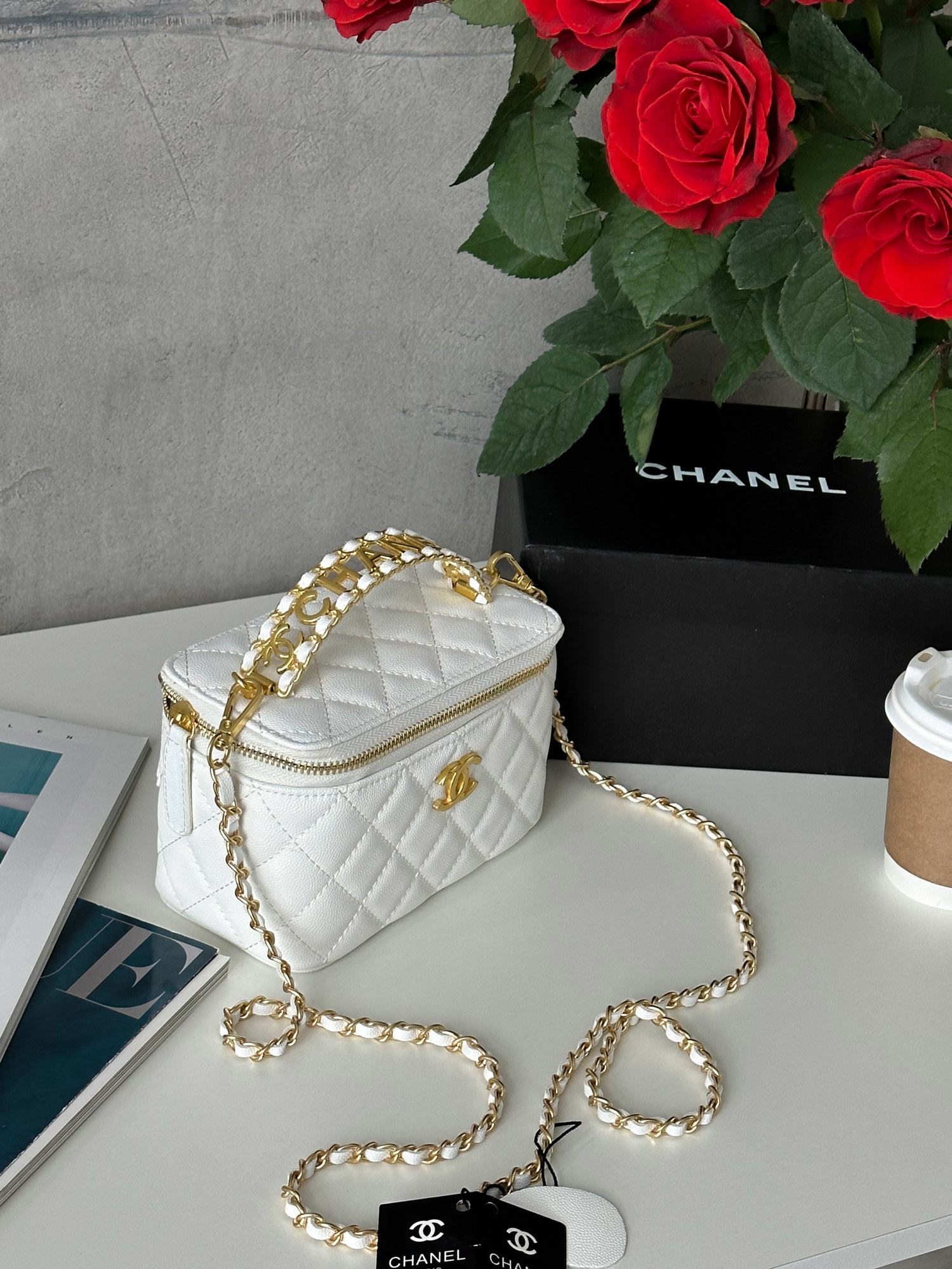 Chanel Classic Lambskin Pearl Crush Vanity Bag White/ Silver [ори - 15