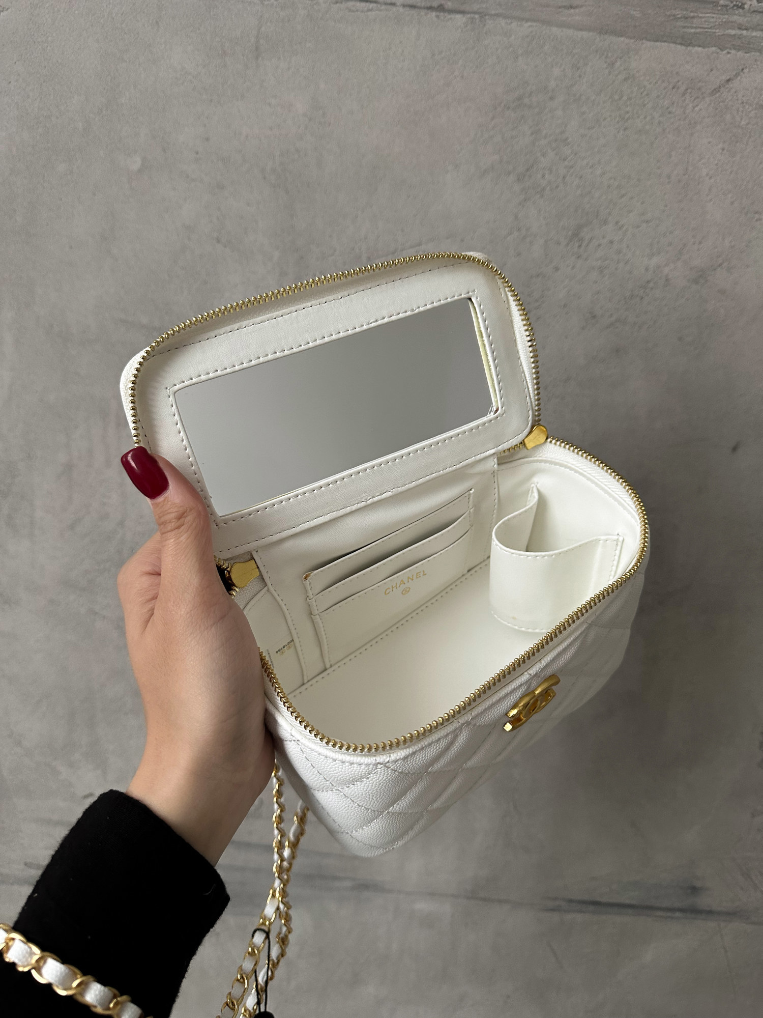 Chanel Classic Lambskin Pearl Crush Vanity Bag White/ Silver [ори - 9