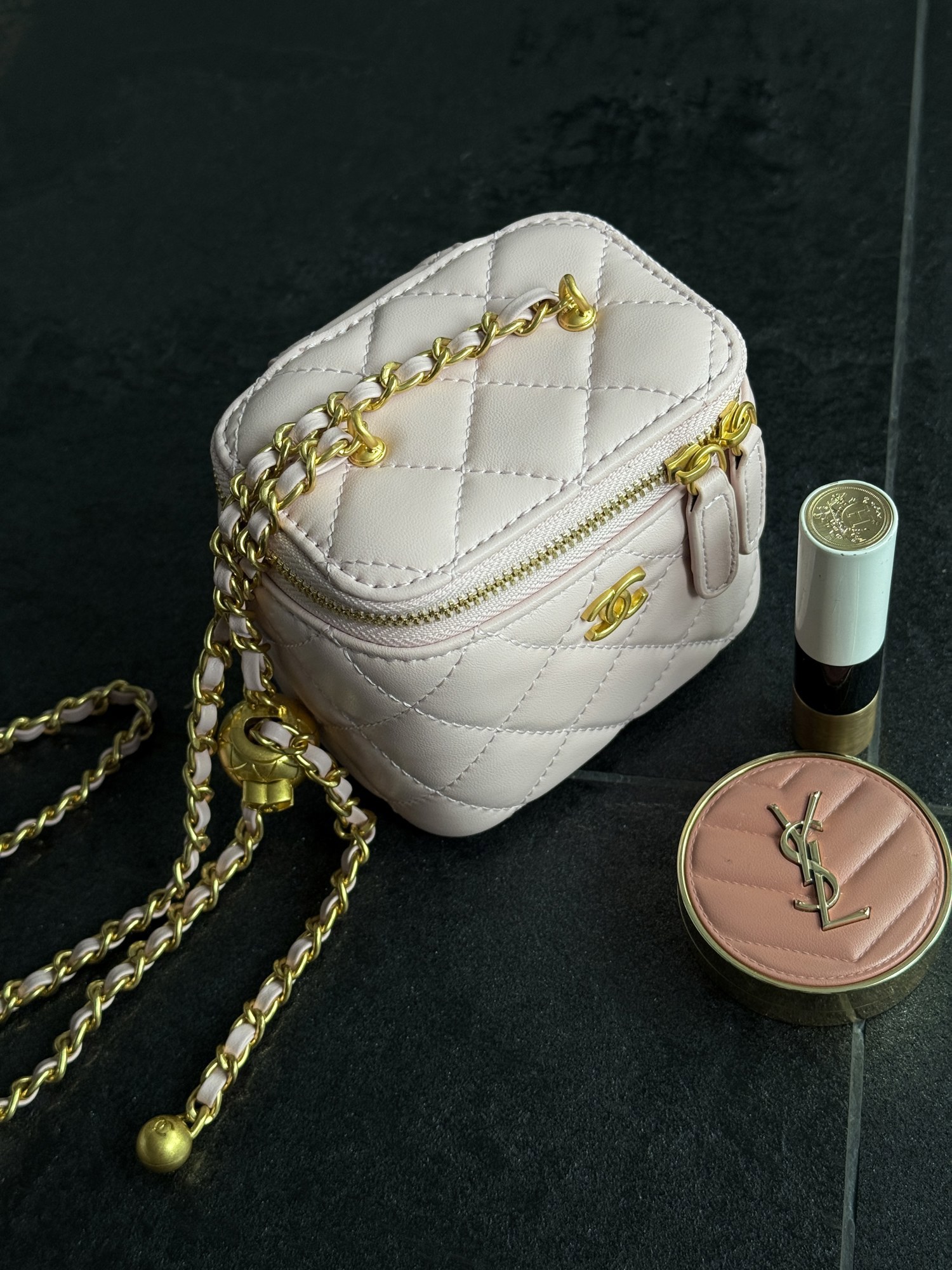 Chanel Classic powder Lambskin Pearl Crush Mini Vanity Case Магні - 7