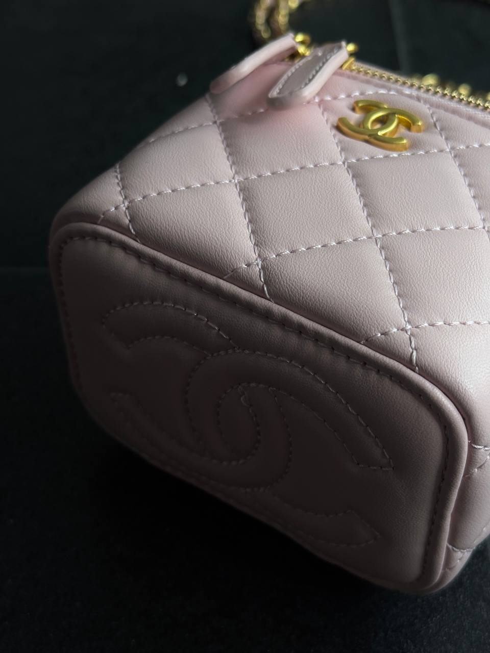 Chanel Classic powder Lambskin Pearl Crush Mini Vanity Case - 5