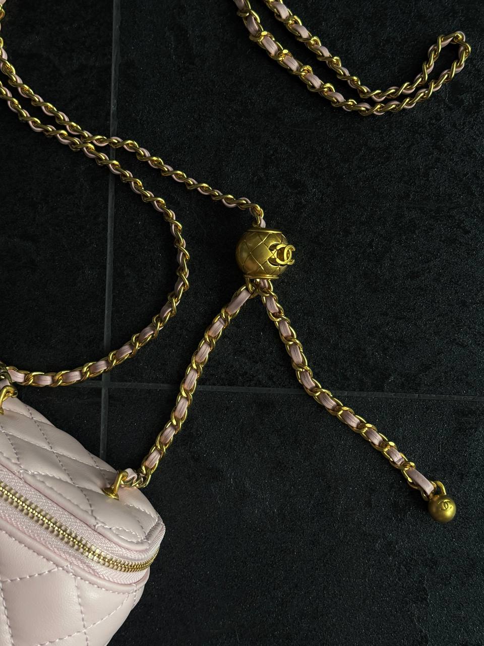 Chanel Classic powder Lambskin Pearl Crush Mini Vanity Case - 6