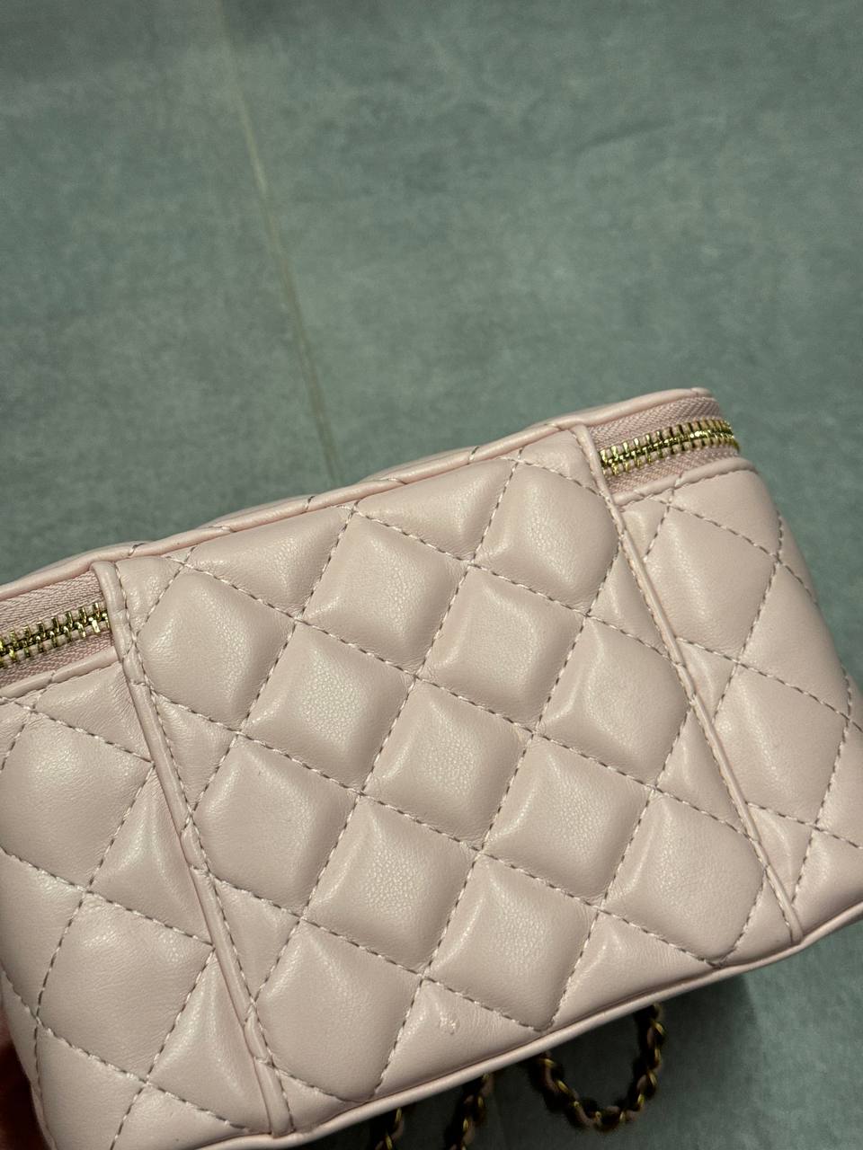 Chanel Classic Powder Lambskin Pearl Crush Vanity Bag Gold - 5