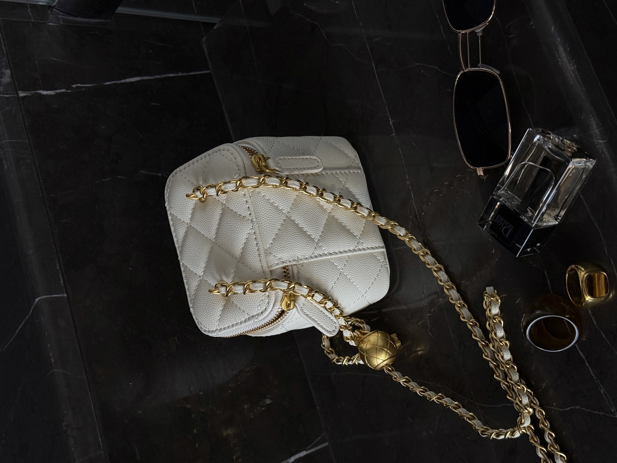 Chanel Classic White Lambskin Pearl Crush Mini Vanity Case [оригі - 8