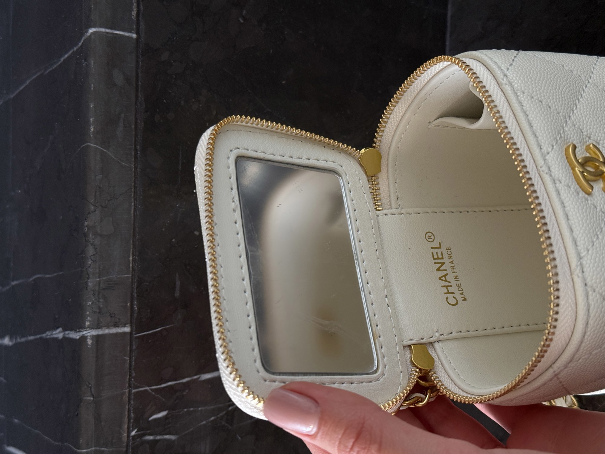 Chanel Classic White Lambskin Pearl Crush Mini Vanity Case [оригі - 7