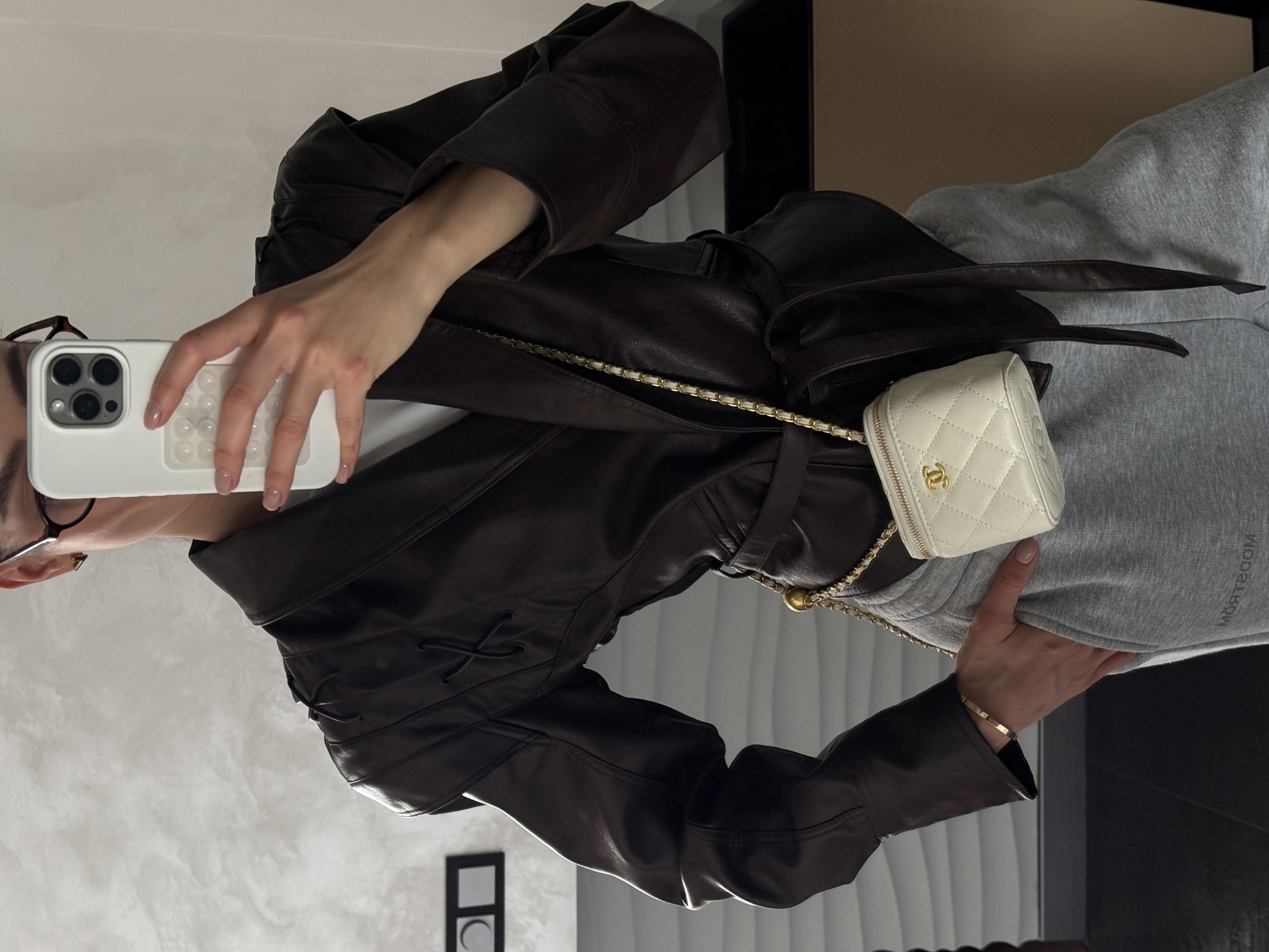 Chanel Classic White Lambskin Pearl Crush Mini Vanity Case [оригі - 12