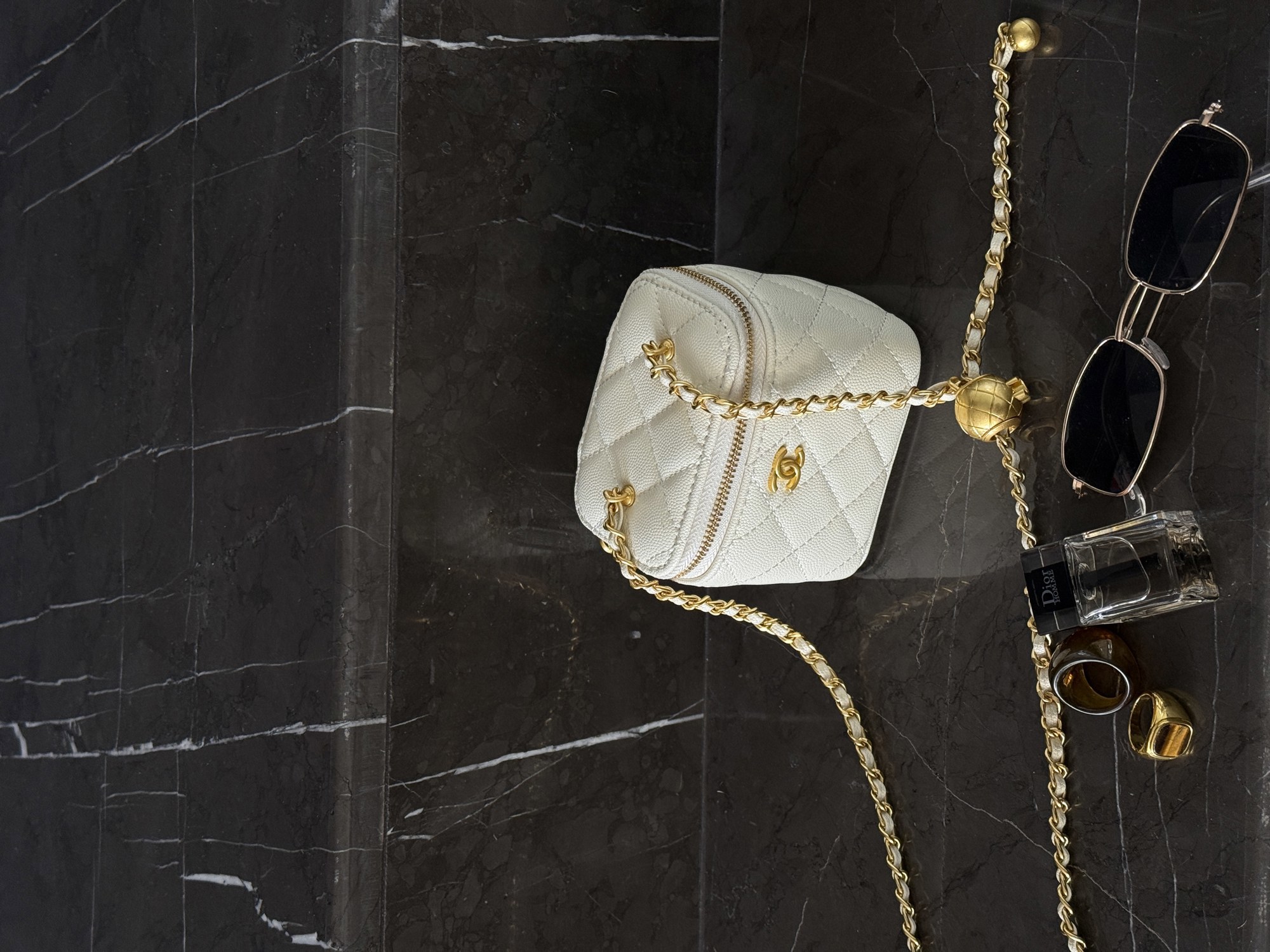 Chanel Classic White Lambskin Pearl Crush Mini Vanity Case [оригі - 4
