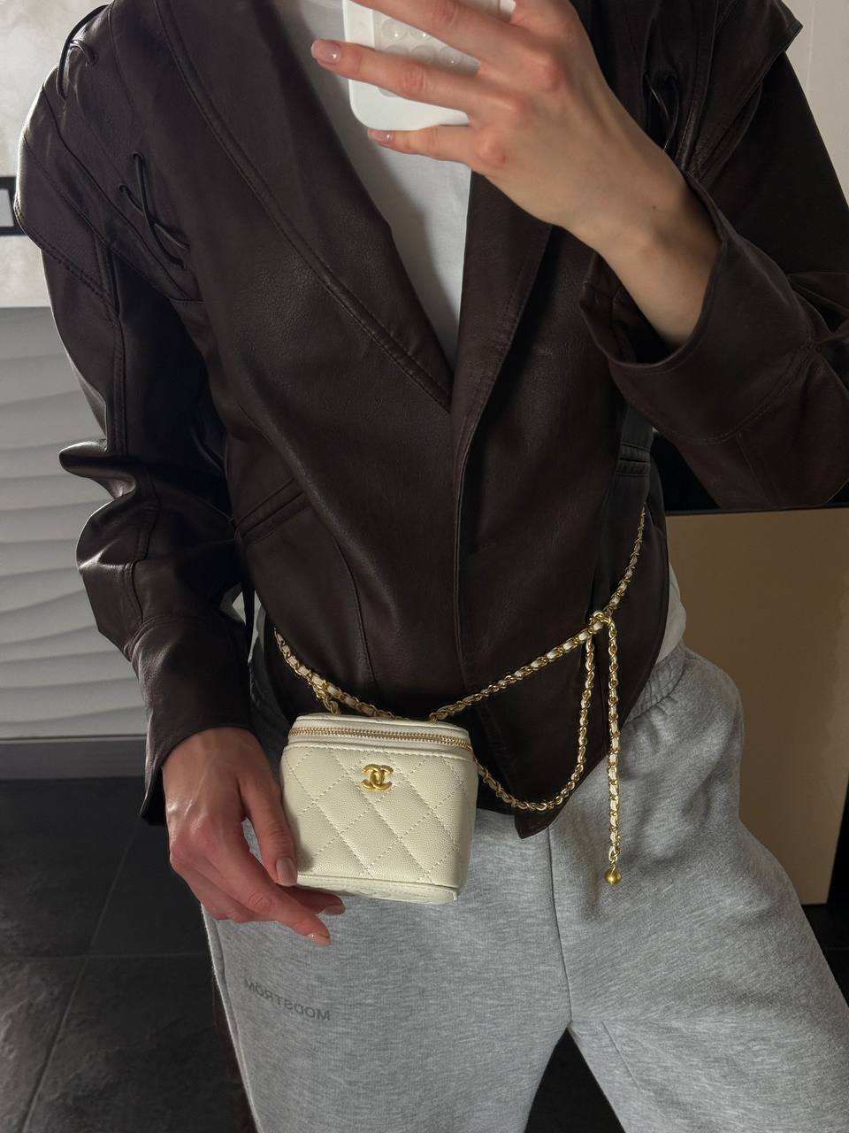 Chanel Classic White Lambskin Pearl Crush Mini Vanity Case - 2