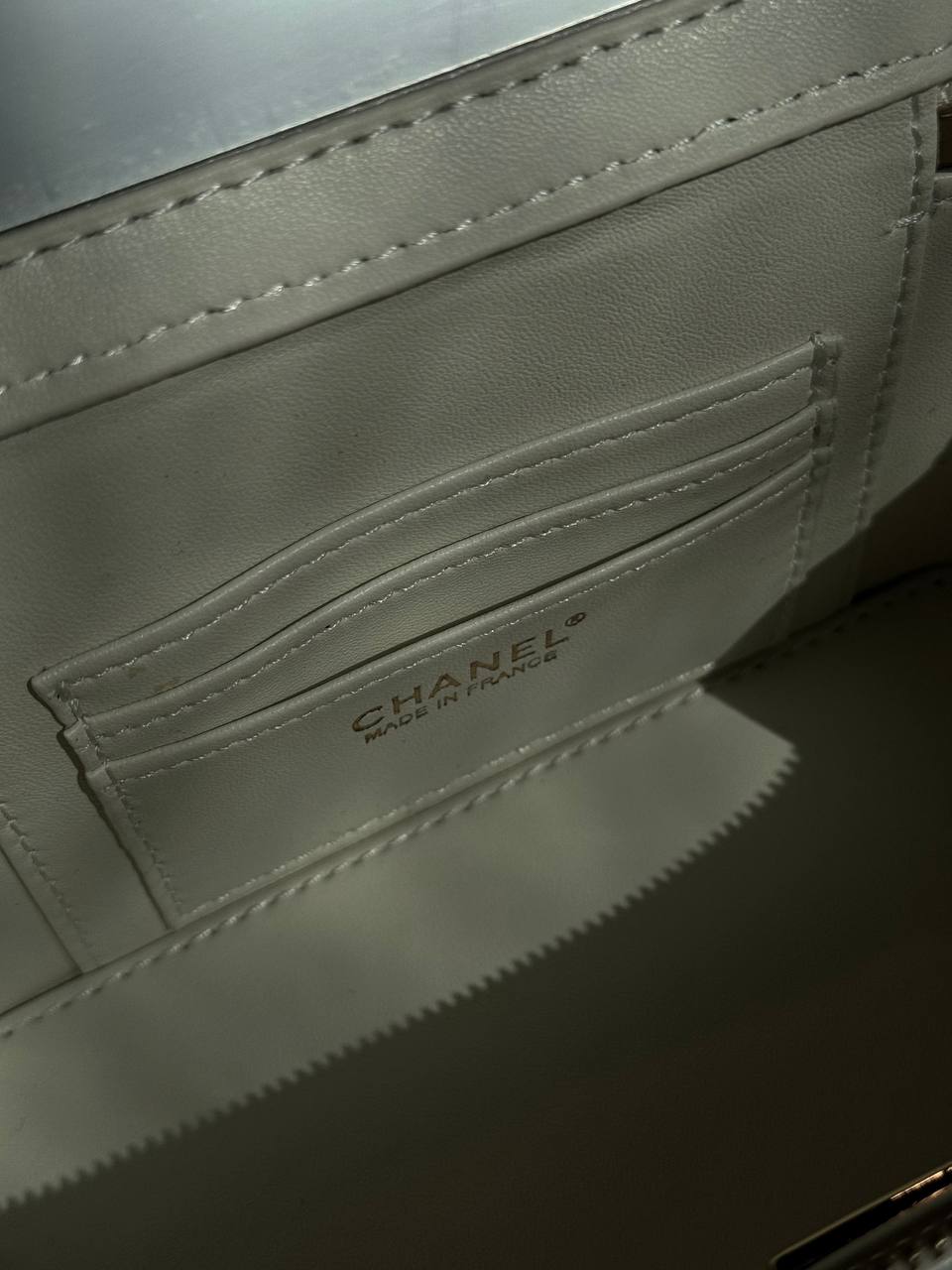 Chanel Classic White Lambskin Pearl Crush Vanity Bag Gold - 23