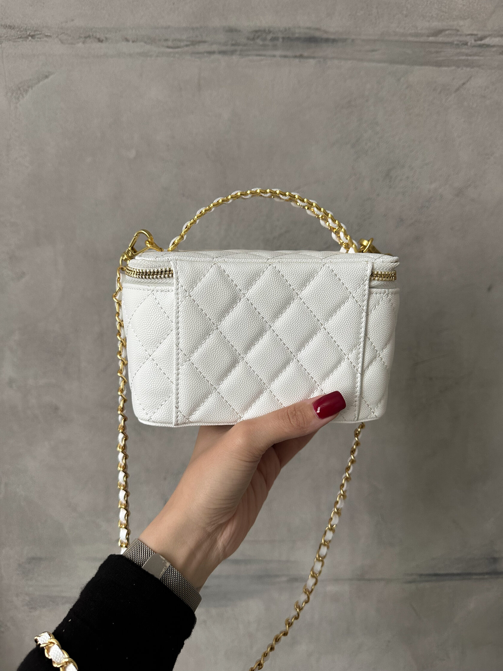 Chanel Classic White Lambskin Pearl Crush Vanity Bag Gold - 15