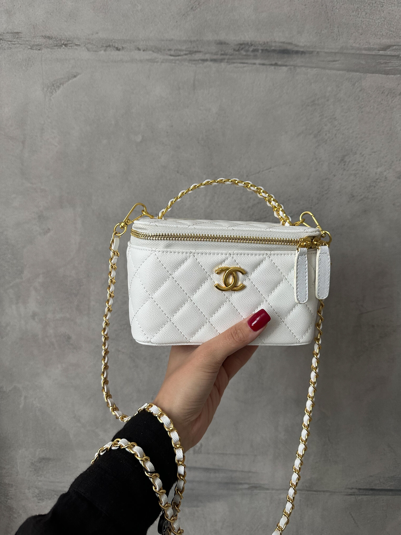 Chanel Classic White Lambskin Pearl Crush Vanity Bag Gold - 5