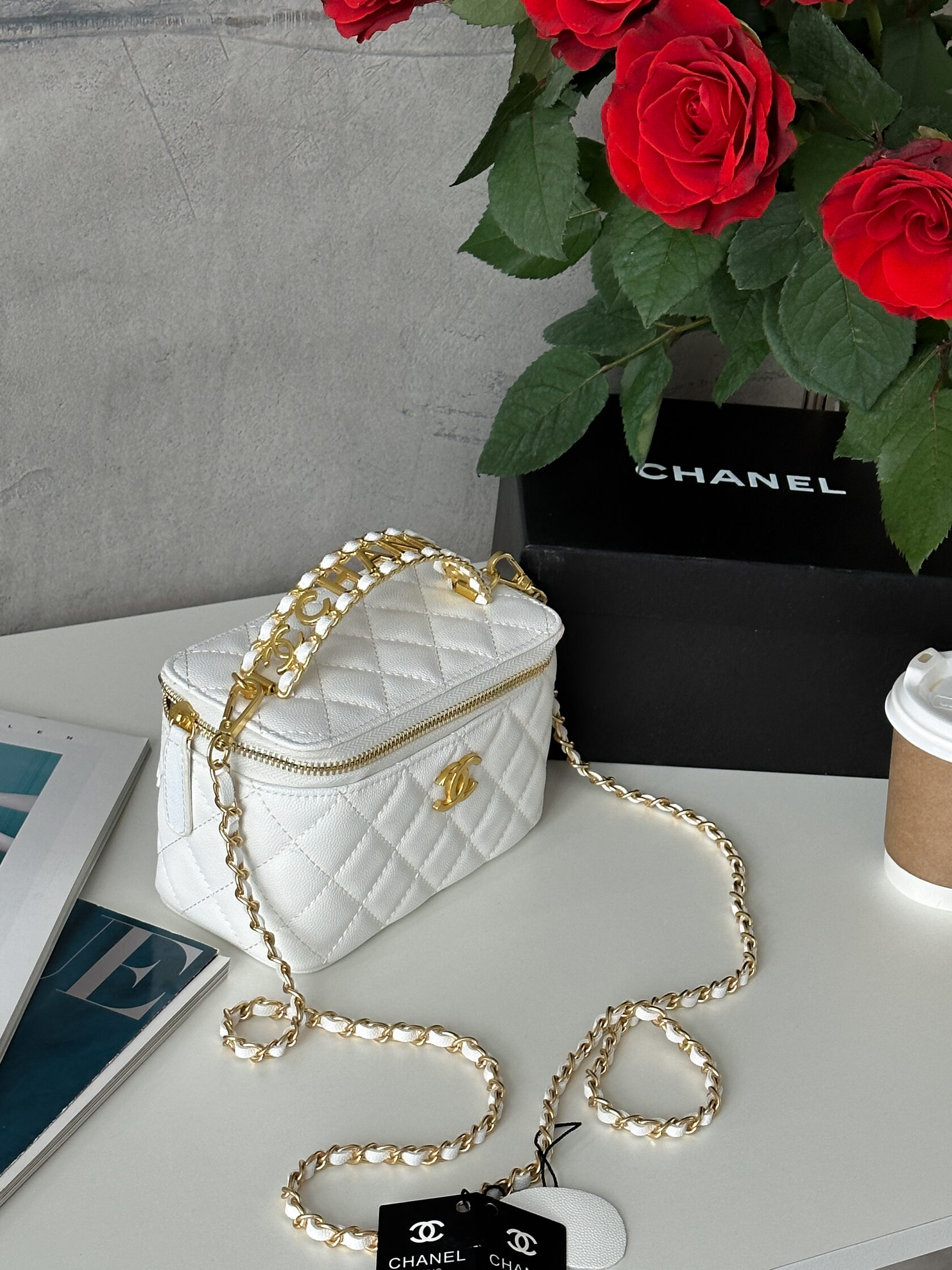 Chanel Classic White Lambskin Pearl Crush Vanity Bag Gold - 7