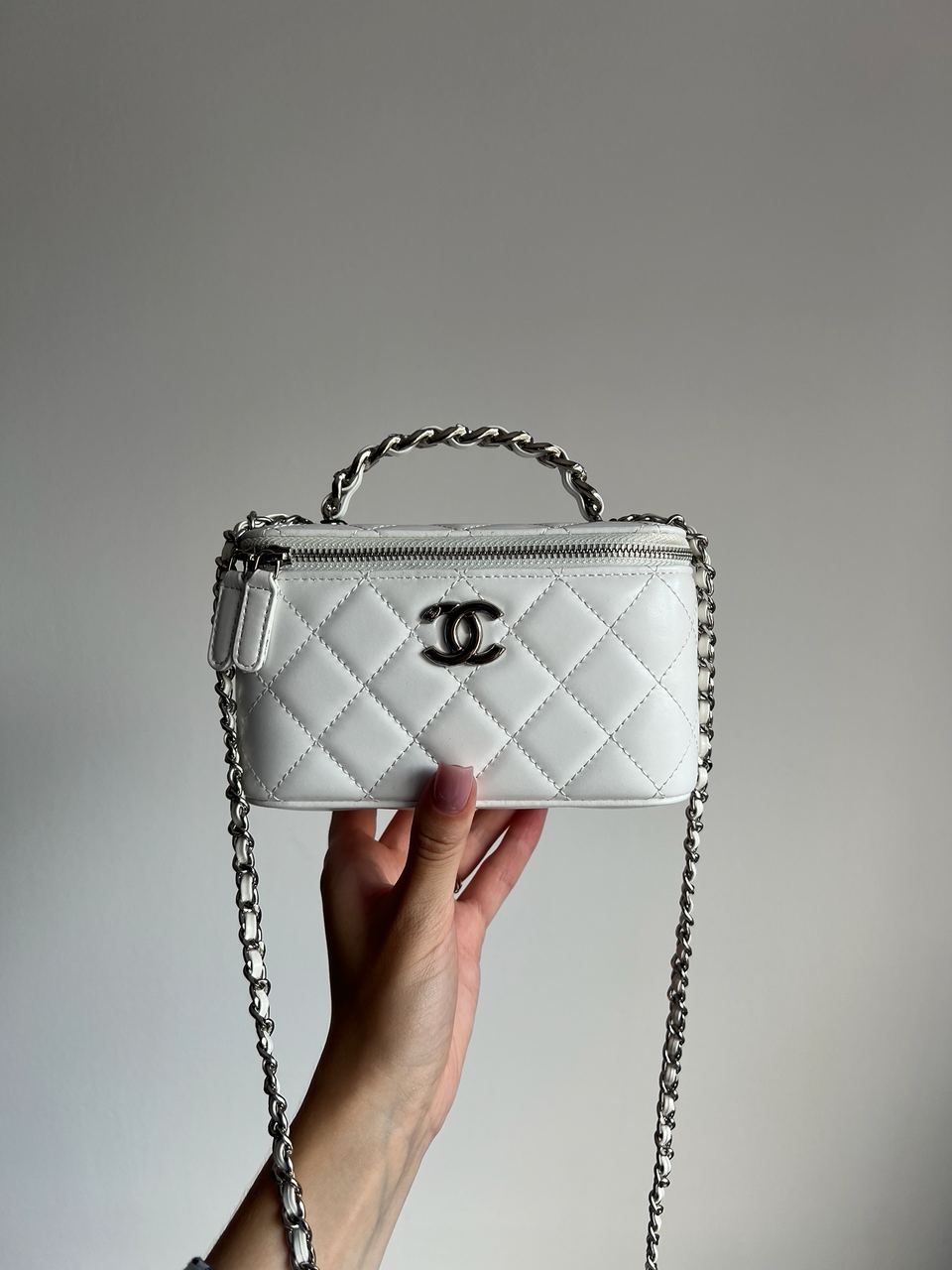 Chanel Classic White Lambskin Pearl Crush Vanity Bag Silver - 2