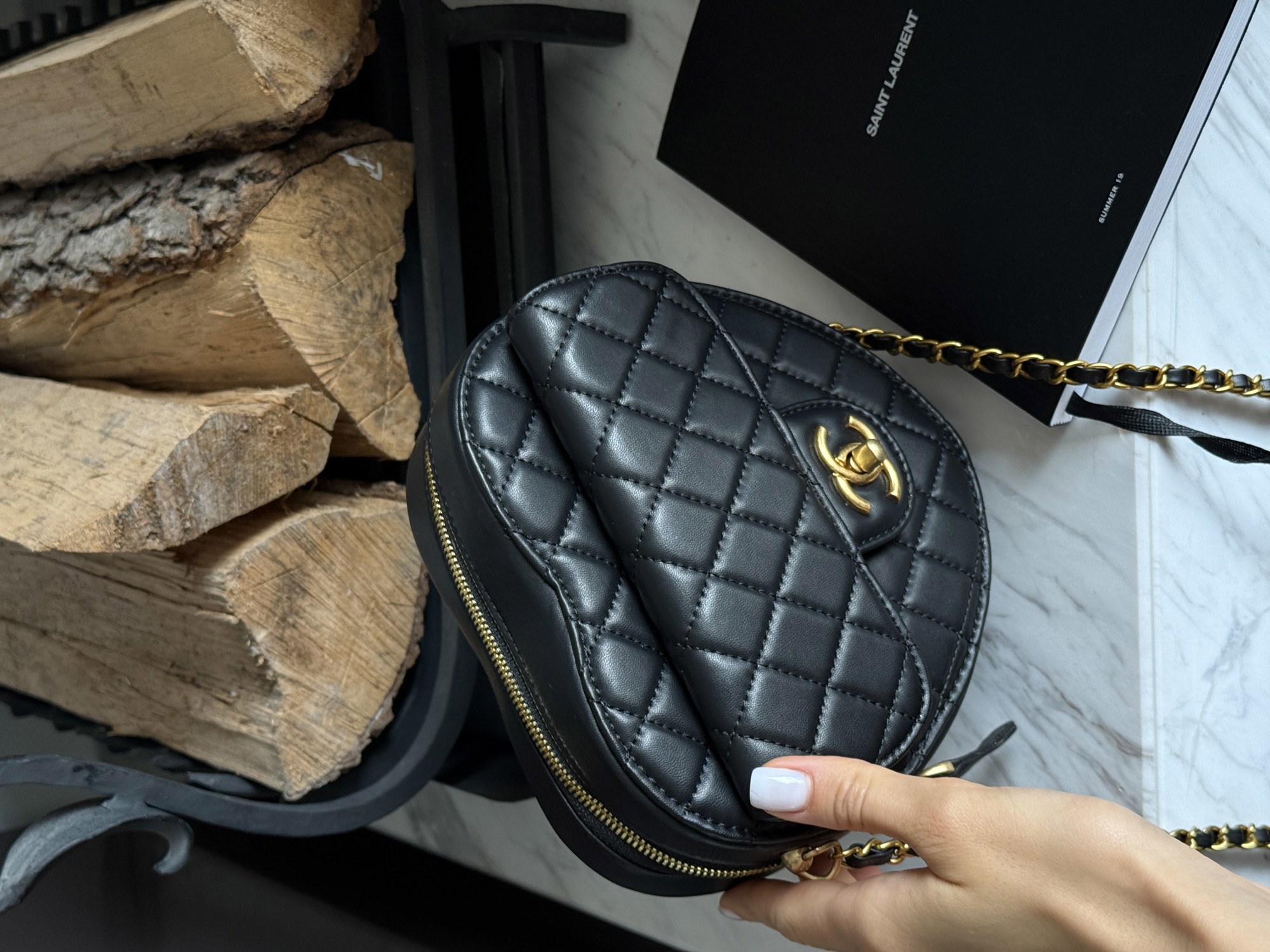 Chanel Heart Chain Clutch Bag Black Магнітна Коробка - 14