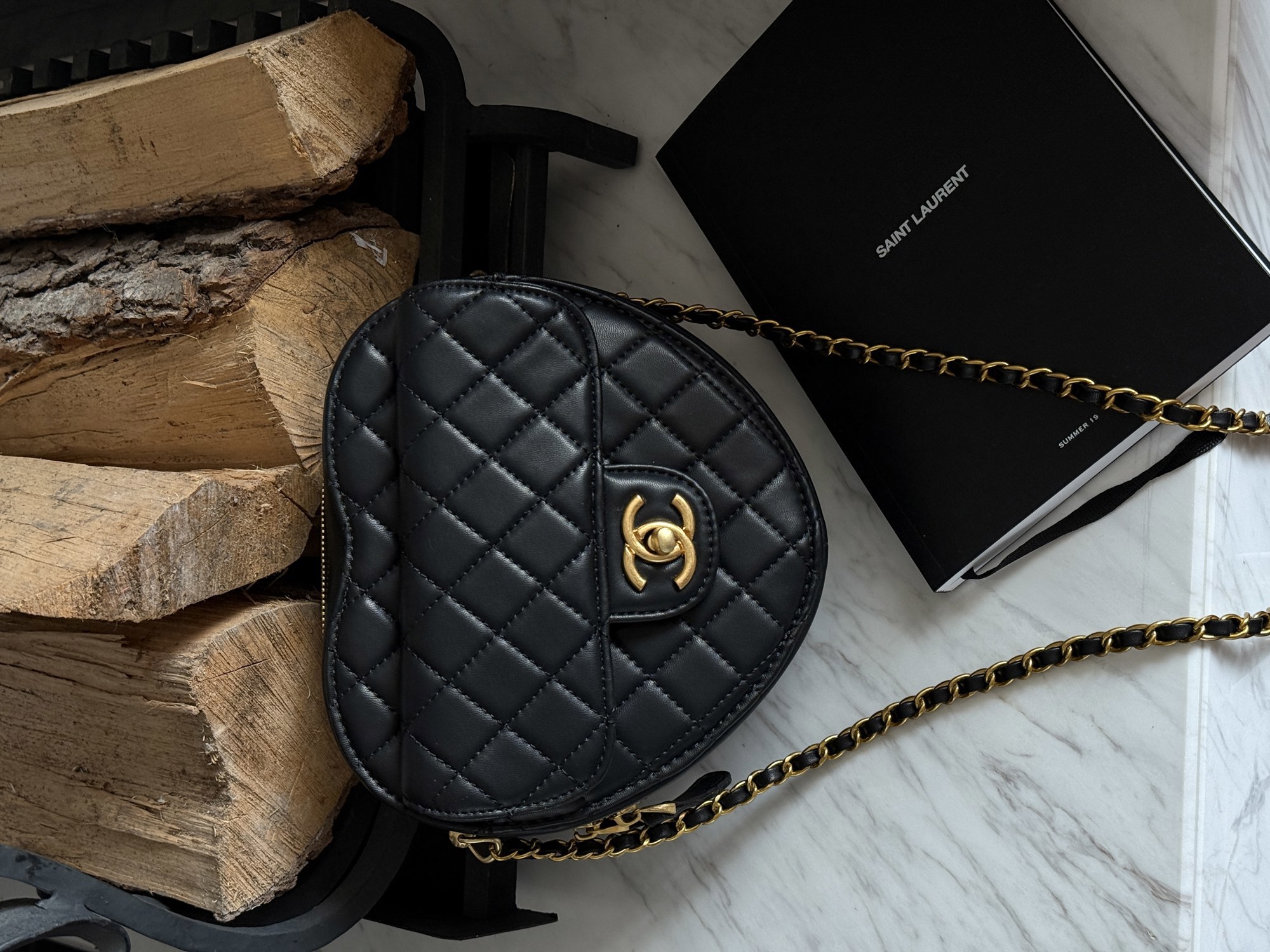 Chanel Heart Chain Clutch Bag Black Магнітна Коробка - 11