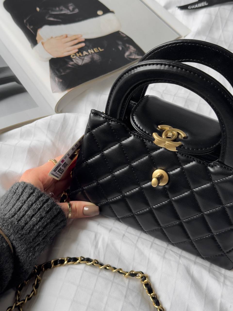 Chanel Kelly Bag Shiny Aged Calfskin Black &amp; Gold Hardware - 14