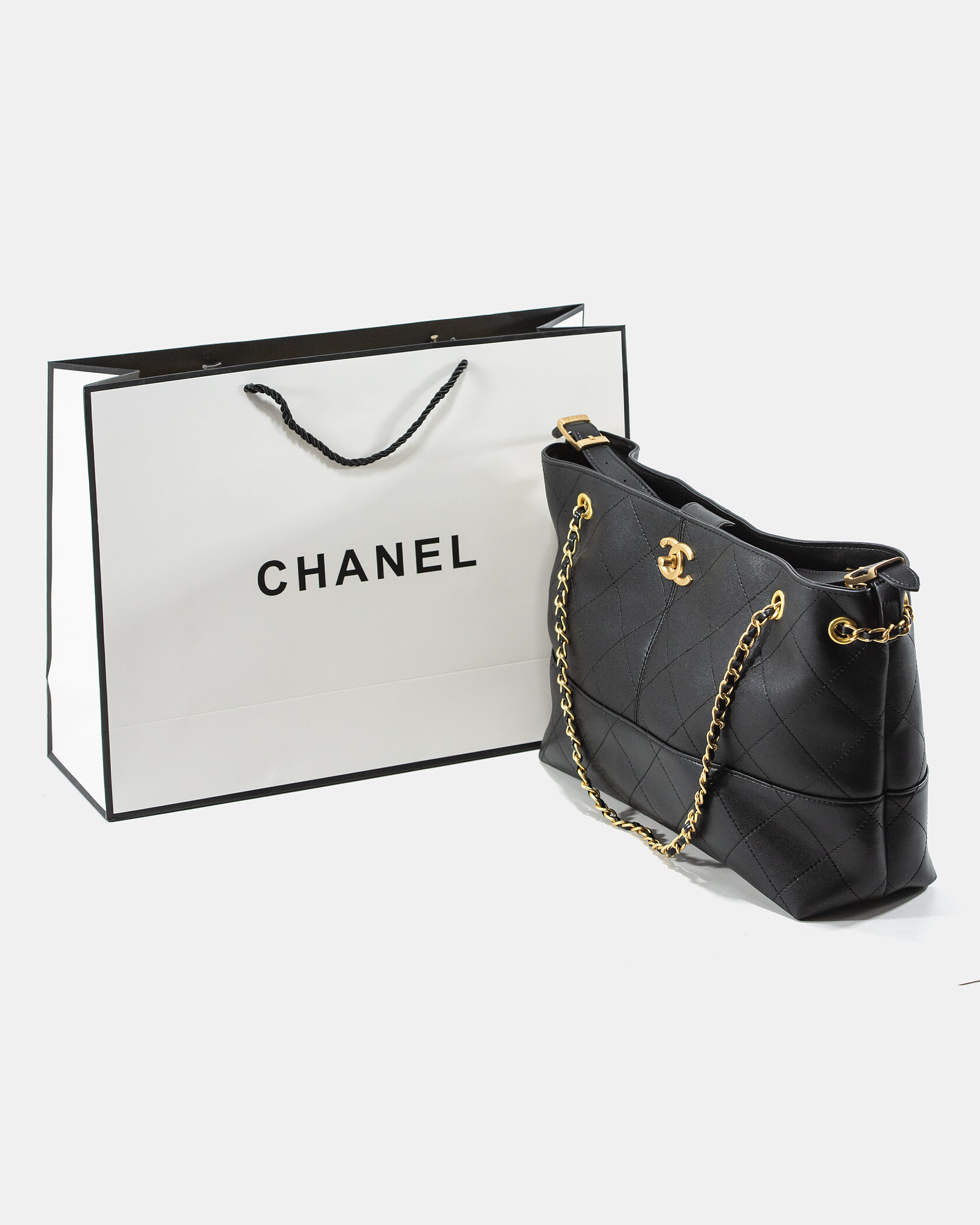 Chanel Large Shopping Bag Shiny Lambskin &amp; Gold-Tone Metal Black. - 2