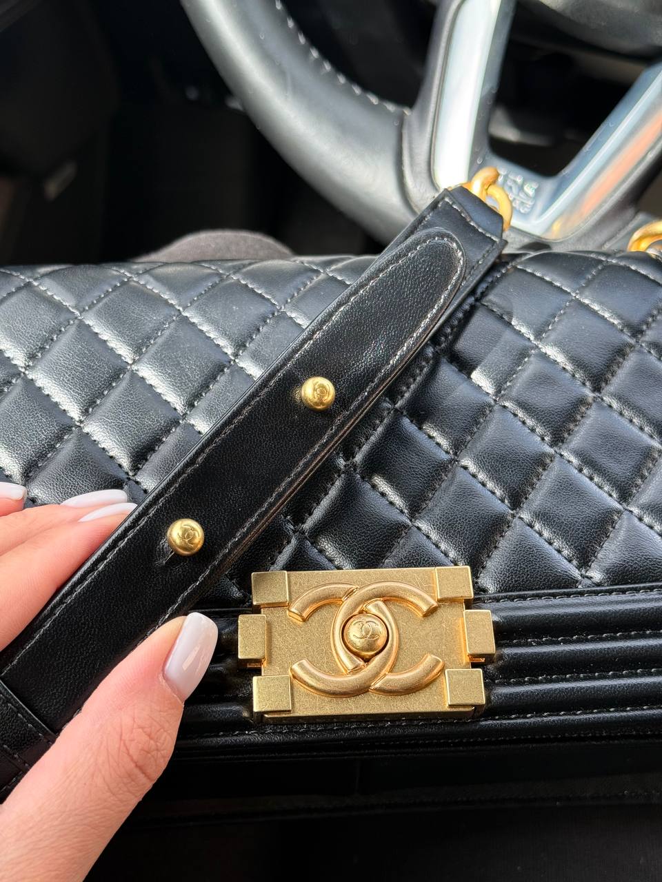 Chanel Medium Boy Black/Gold Caviar RHW Smooth Skin - 8