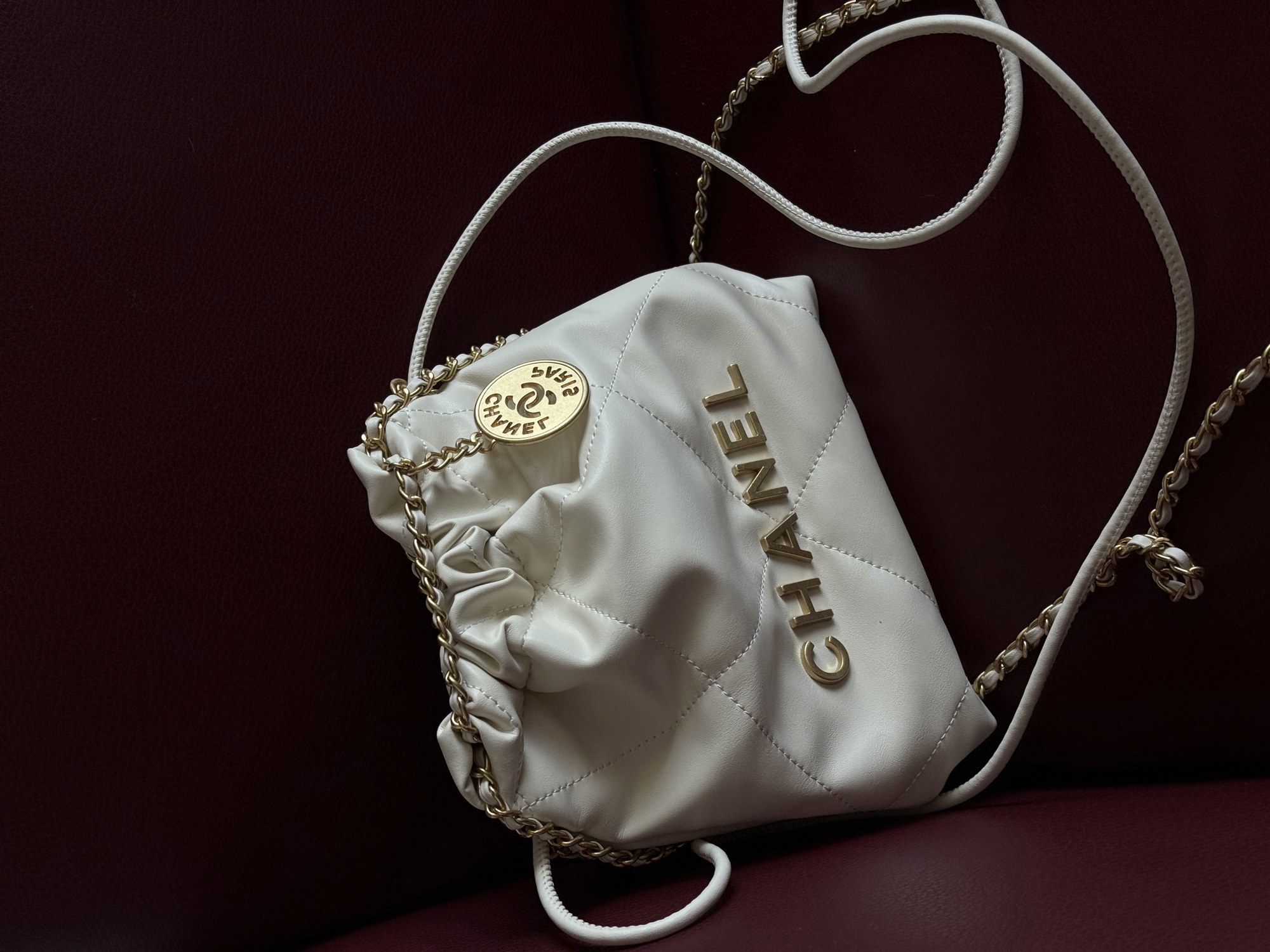 Chanel Milk Quilted Calfskin Mini 20 Bag Gold Hardware Магнітна К - 10