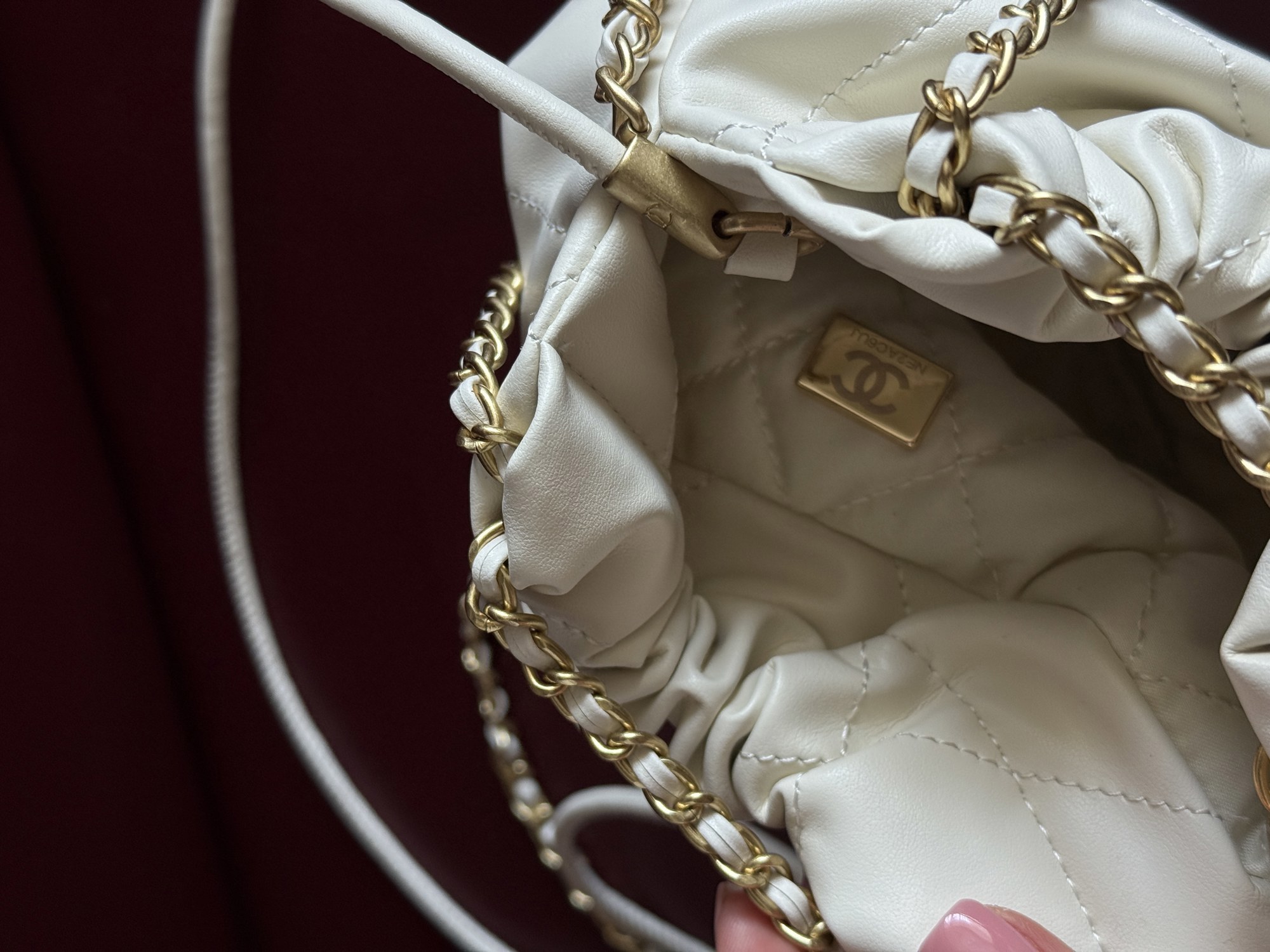 Chanel Milk Quilted Calfskin Mini 20 Bag Gold Hardware Магнітна К - 6