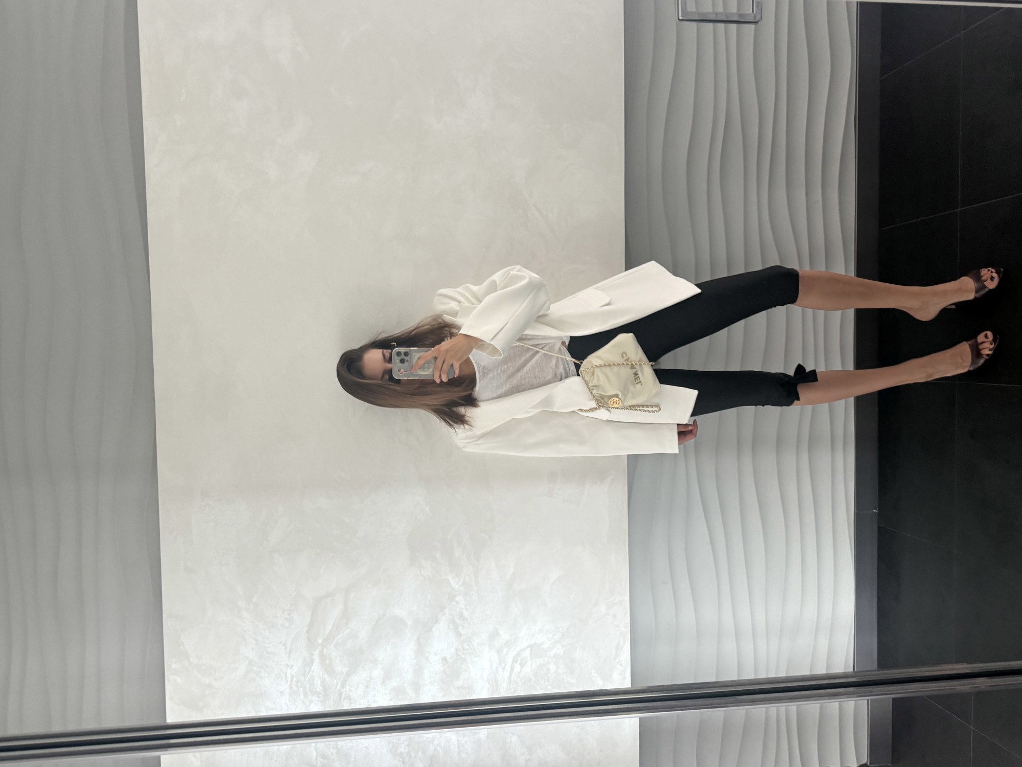 Chanel Milk Quilted Calfskin Mini 20 Bag Gold Hardware Магнітна К - 14