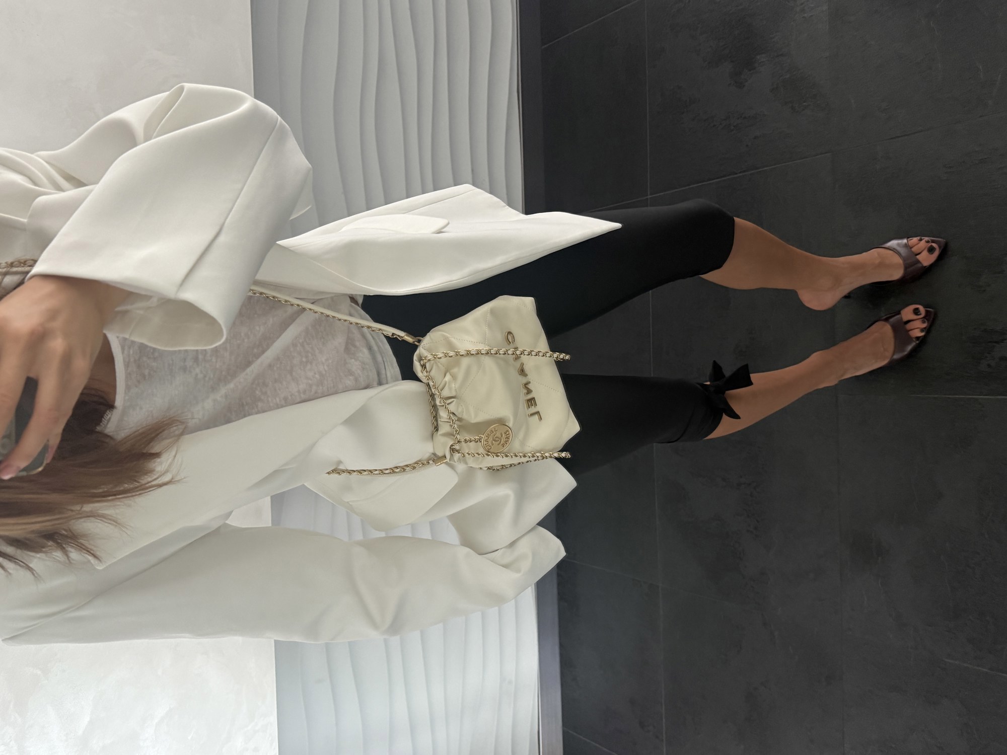 Chanel Milk Quilted Calfskin Mini 20 Bag Gold Hardware Магнітна К - 12