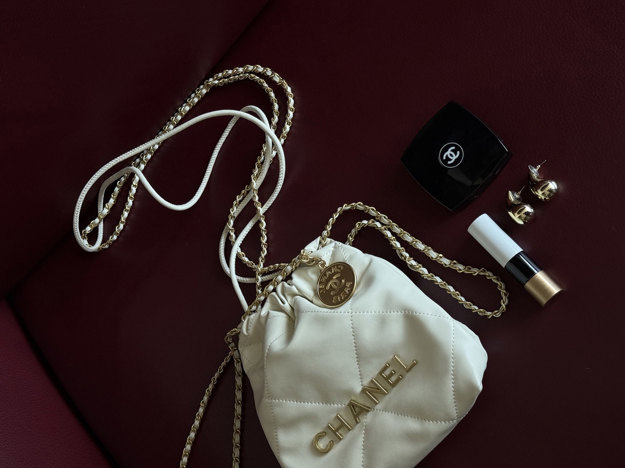 Chanel Milk Quilted Calfskin Mini 20 Bag Gold Hardware Магнітна К - 2