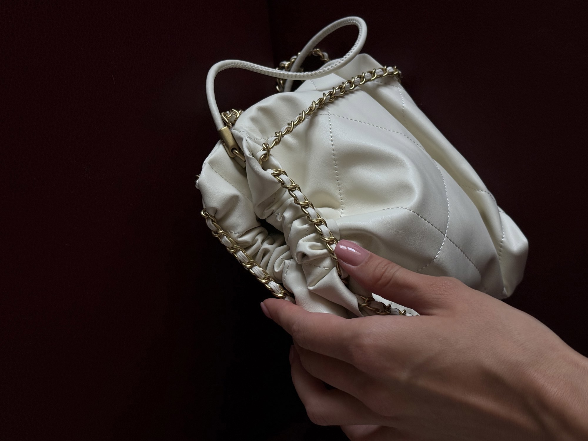 Chanel Milk Quilted Calfskin Mini 20 Bag Gold Hardware Магнітна К - 8