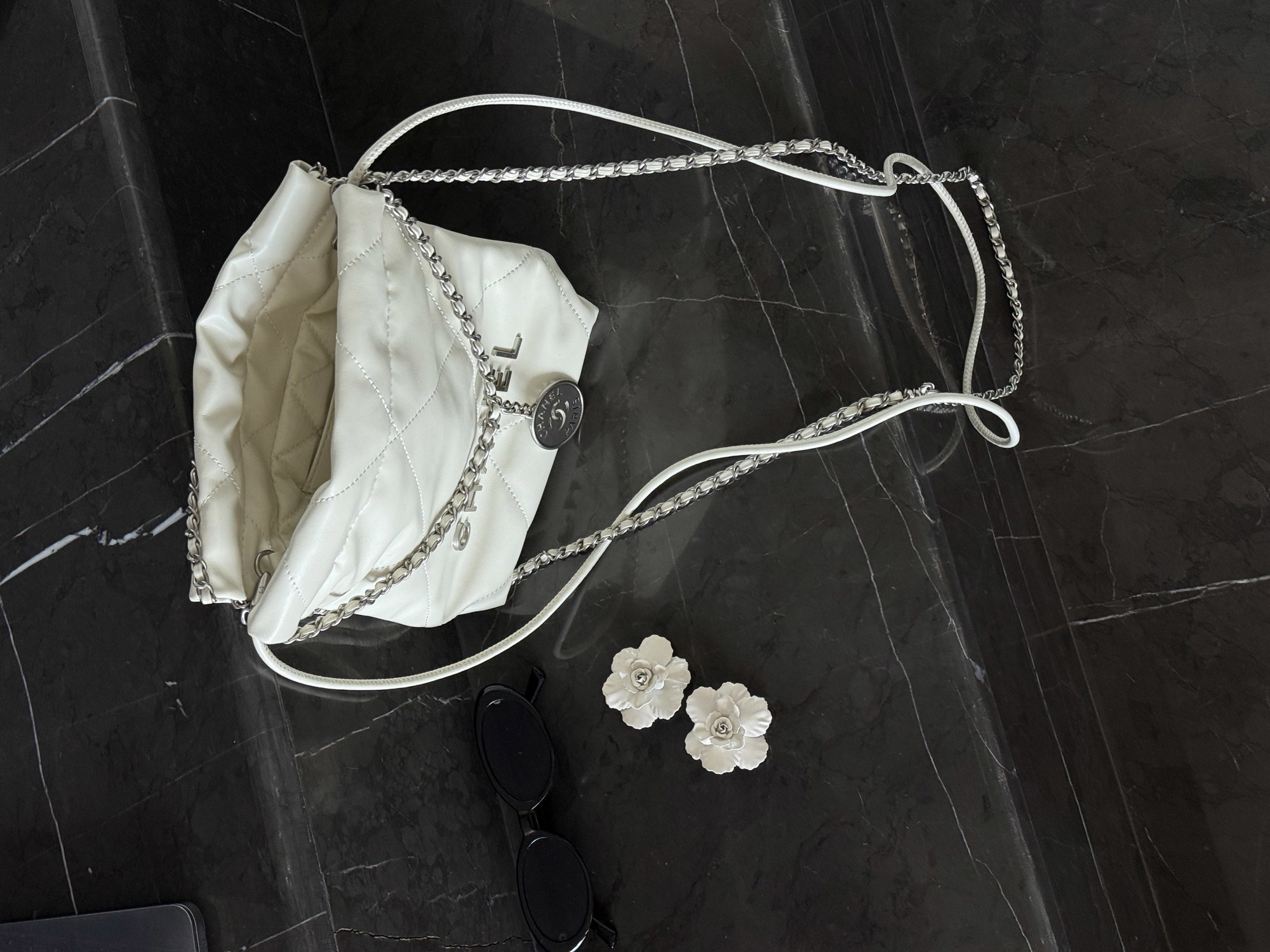 Chanel Milk Quilted Calfskin Mini 20 Bag Silver Hardware Магнітна - 6