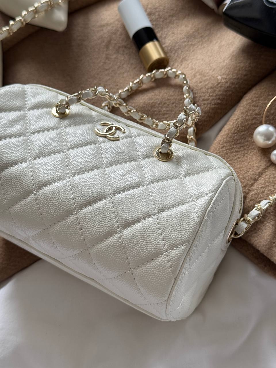 Chanel Mini Bowling Bag Caviar in White - 8