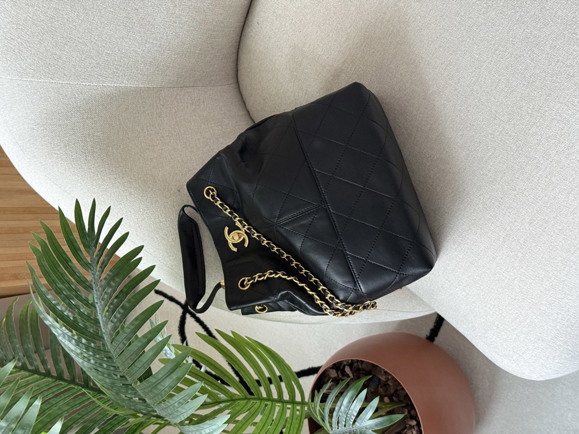 Chanel Shopping Bag 26 Black/Gold - 14