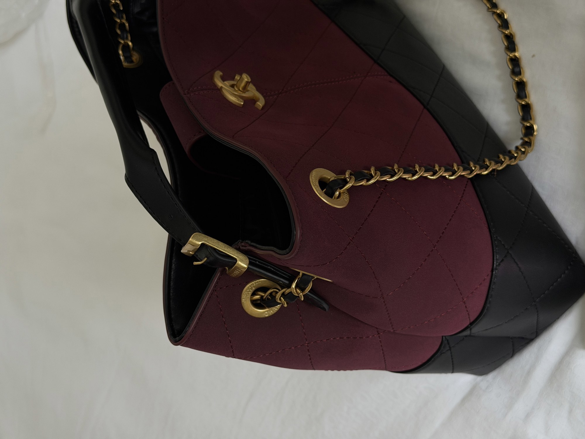 Chanel Shopping Bag 33 Burgundy/Gold