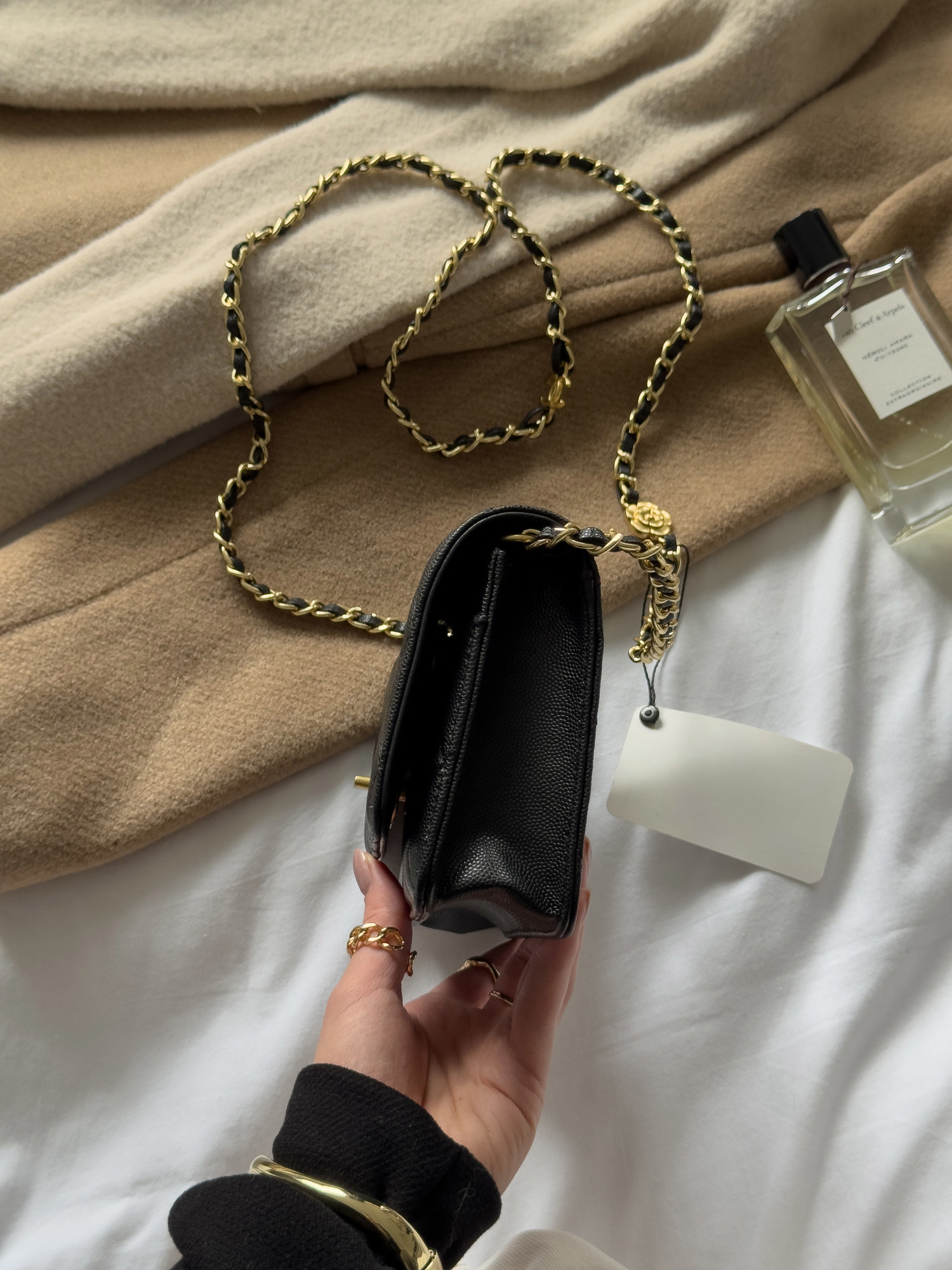 Chanel Shoulder Bag Black/Gold Caviar магнітна коробка - 15