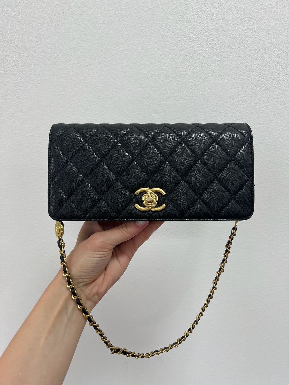 Chanel Shoulder Bag Black/Gold - 2