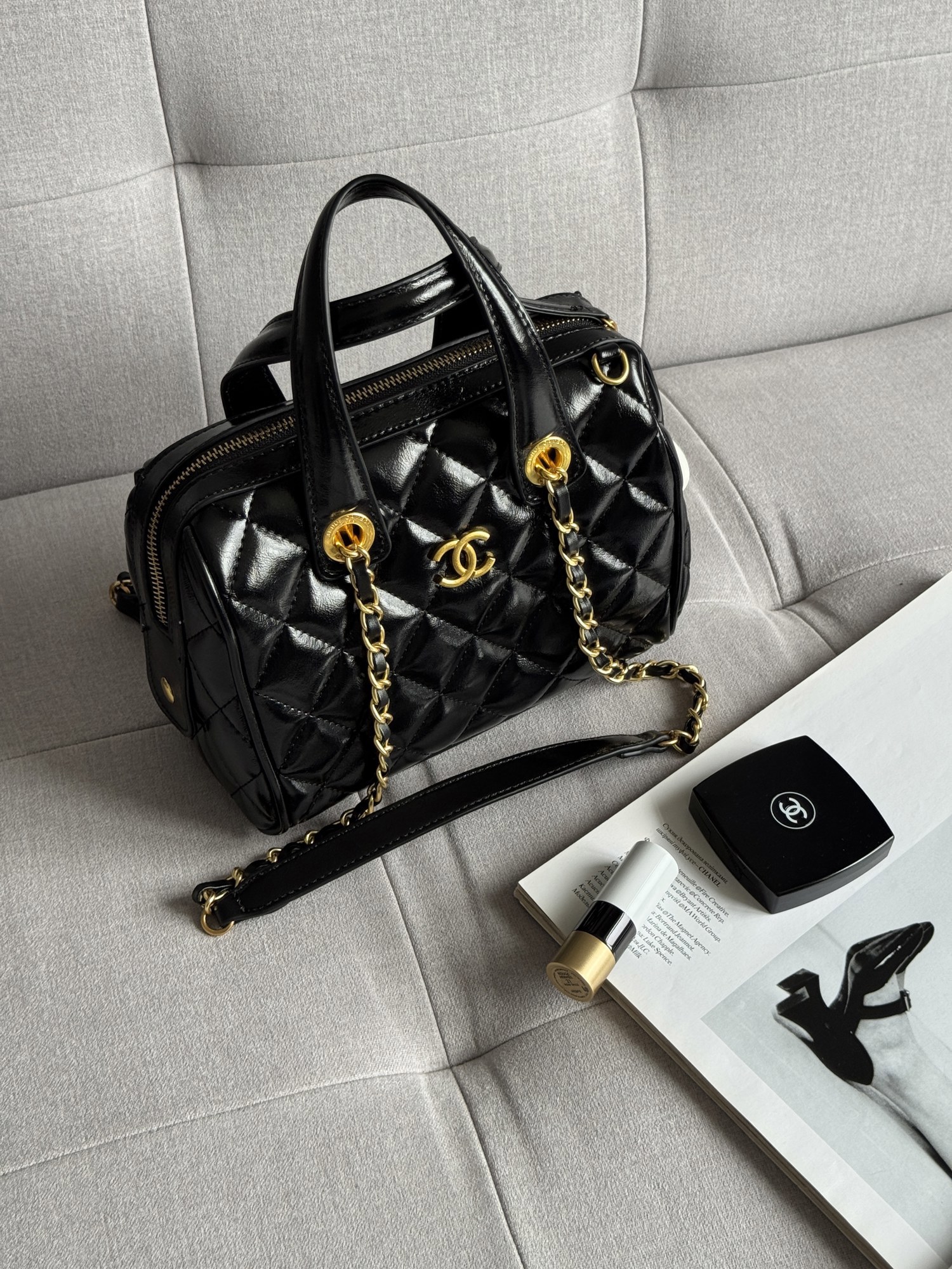 Chanel Small Bowling Bag in Patent Crumpled Calfskin Black/Gold - 9