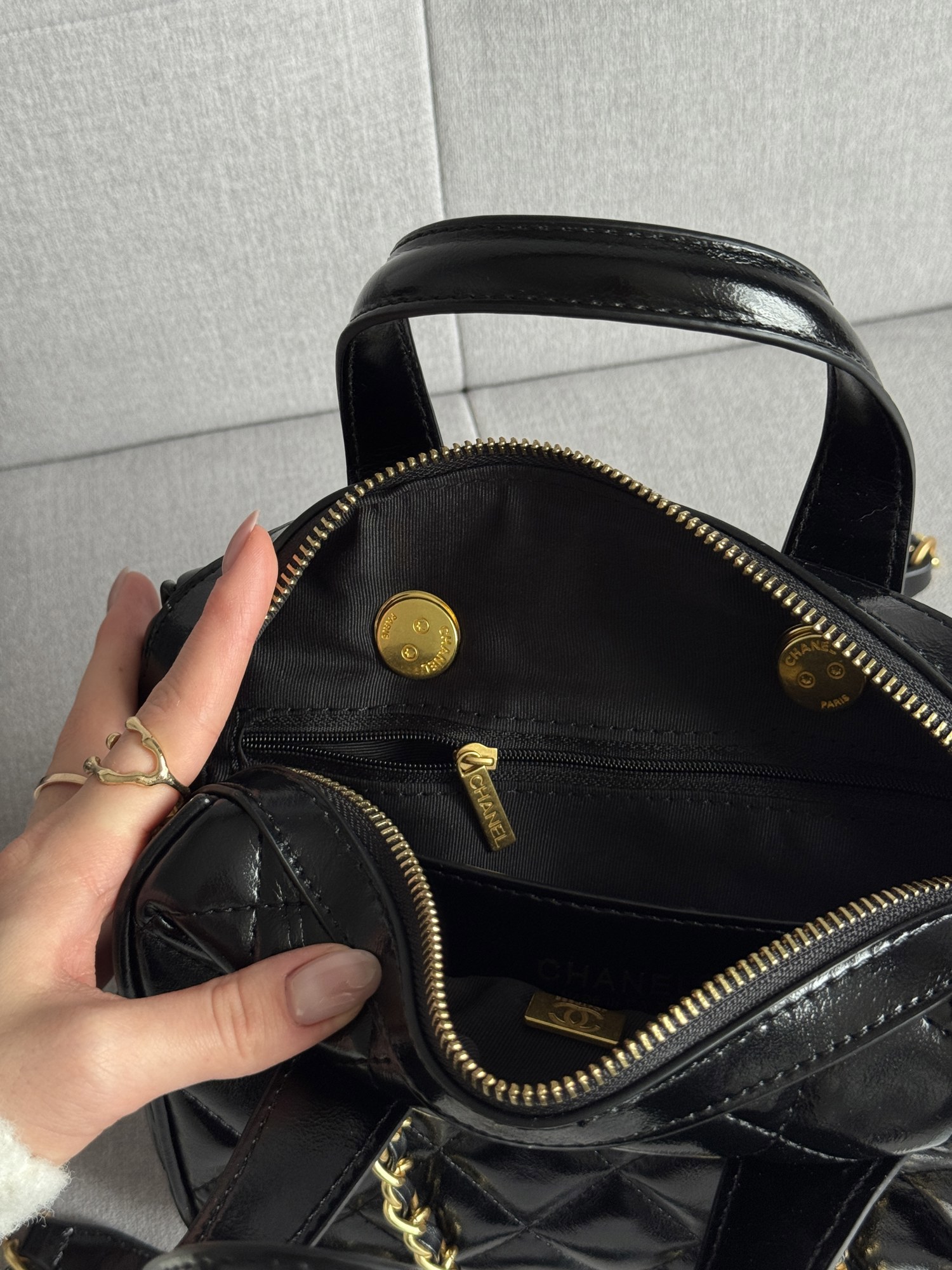 Chanel Small Bowling Bag in Patent Crumpled Calfskin Black/Gold - 15