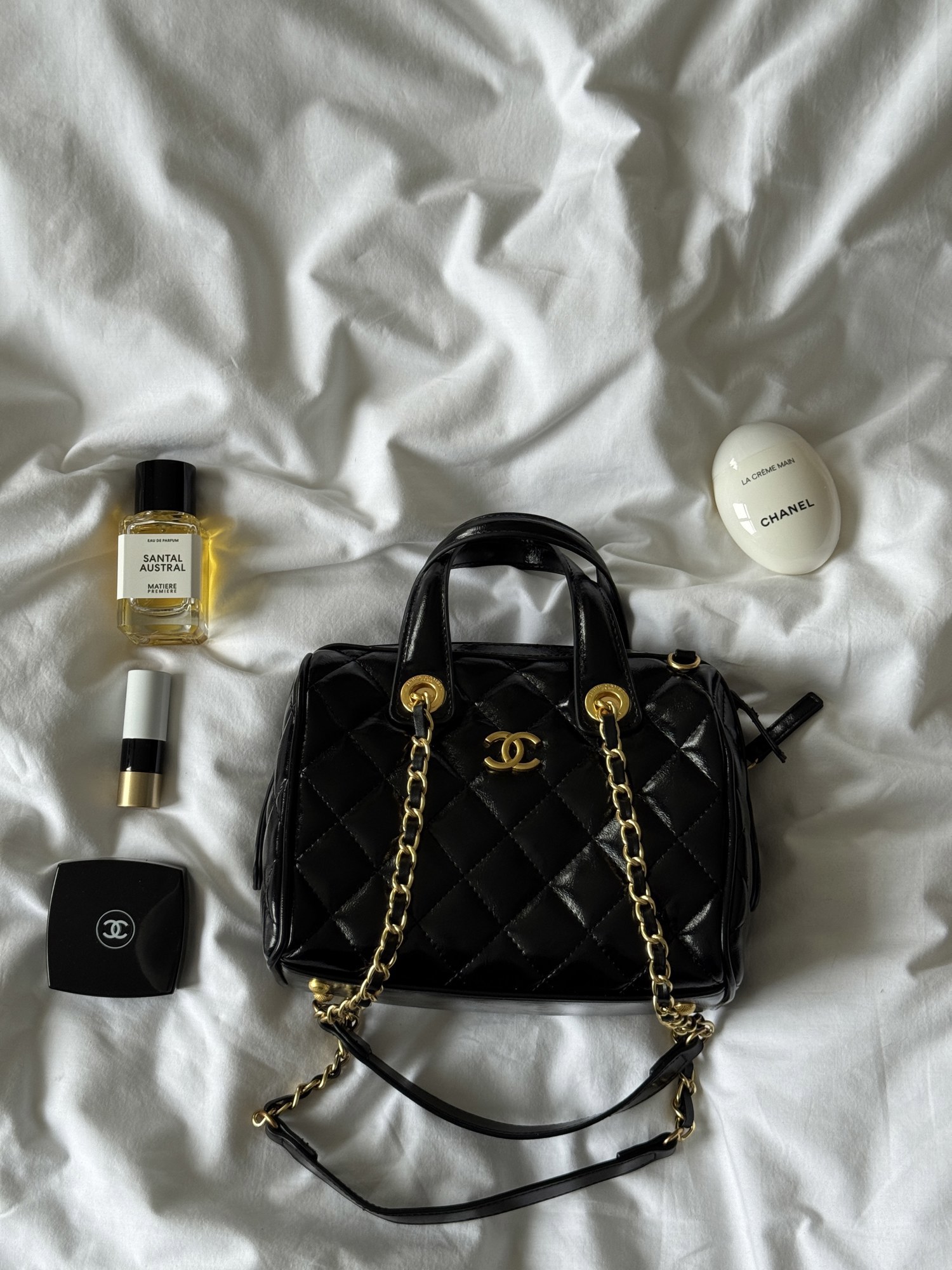 Chanel Small Bowling Bag in Patent Crumpled Calfskin Black/Gold - 7