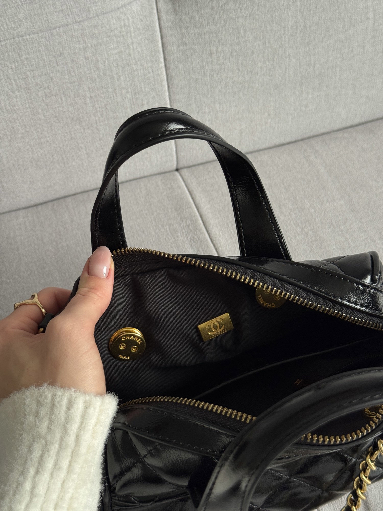 Chanel Small Bowling Bag in Patent Crumpled Calfskin Black/Gold - 14