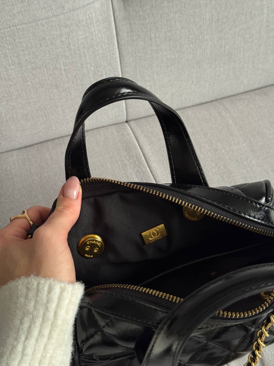 Chanel Small Bowling Bag in Patent Crumpled Calfskin Black/Gold - 16