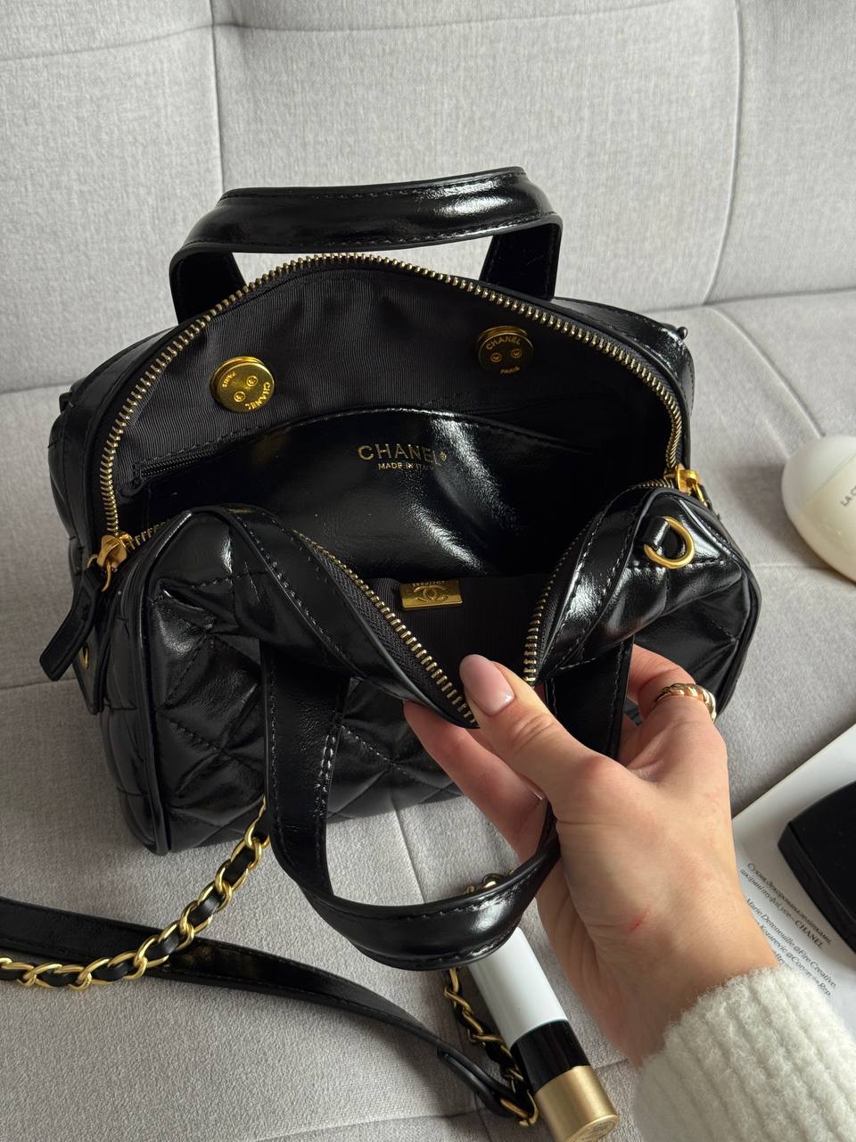 Chanel Small Bowling Bag in Patent Crumpled Calfskin Black/Gold - 17