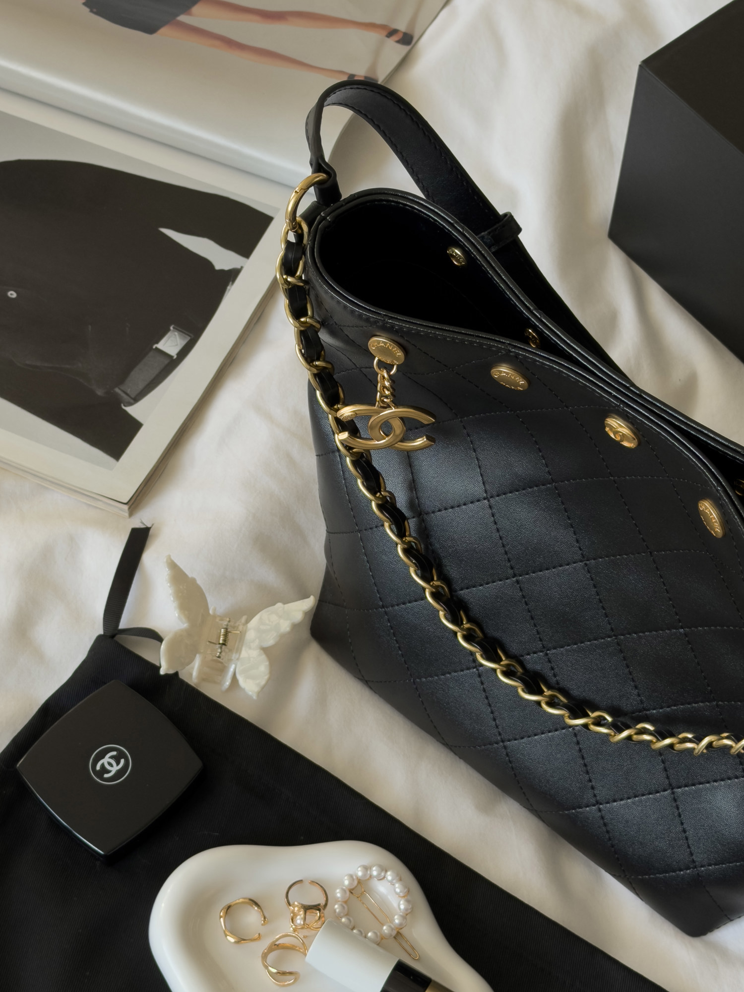 Chanel Small CC Quilted Shopping Bag Black/Gold - 10