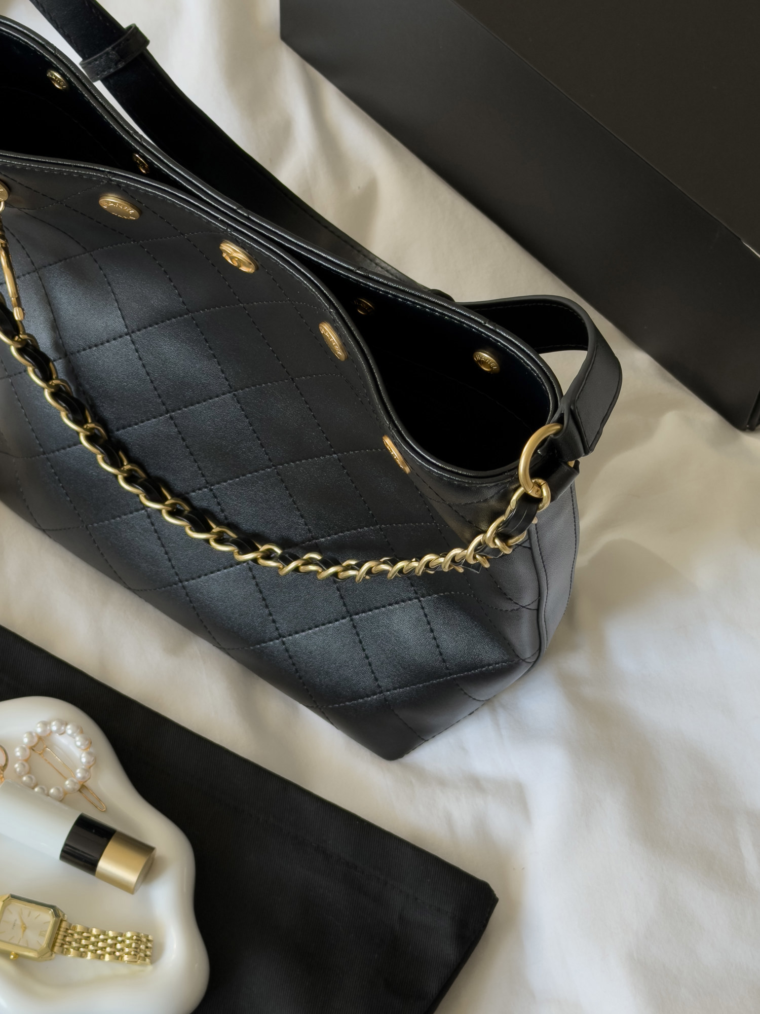 Chanel Small CC Quilted Shopping Bag Black/Gold - 7