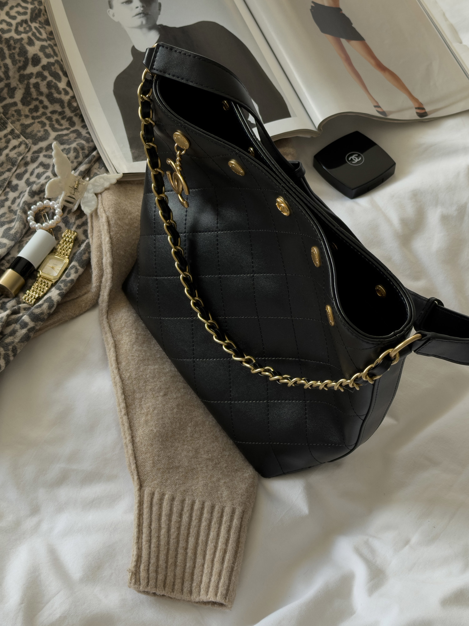 Chanel Small CC Quilted Shopping Bag Black/Gold - 3