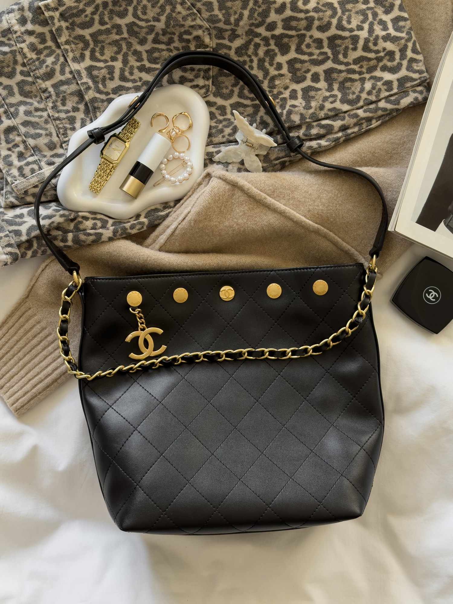 Chanel Small CC Quilted Shopping Bag Black/Gold - 5