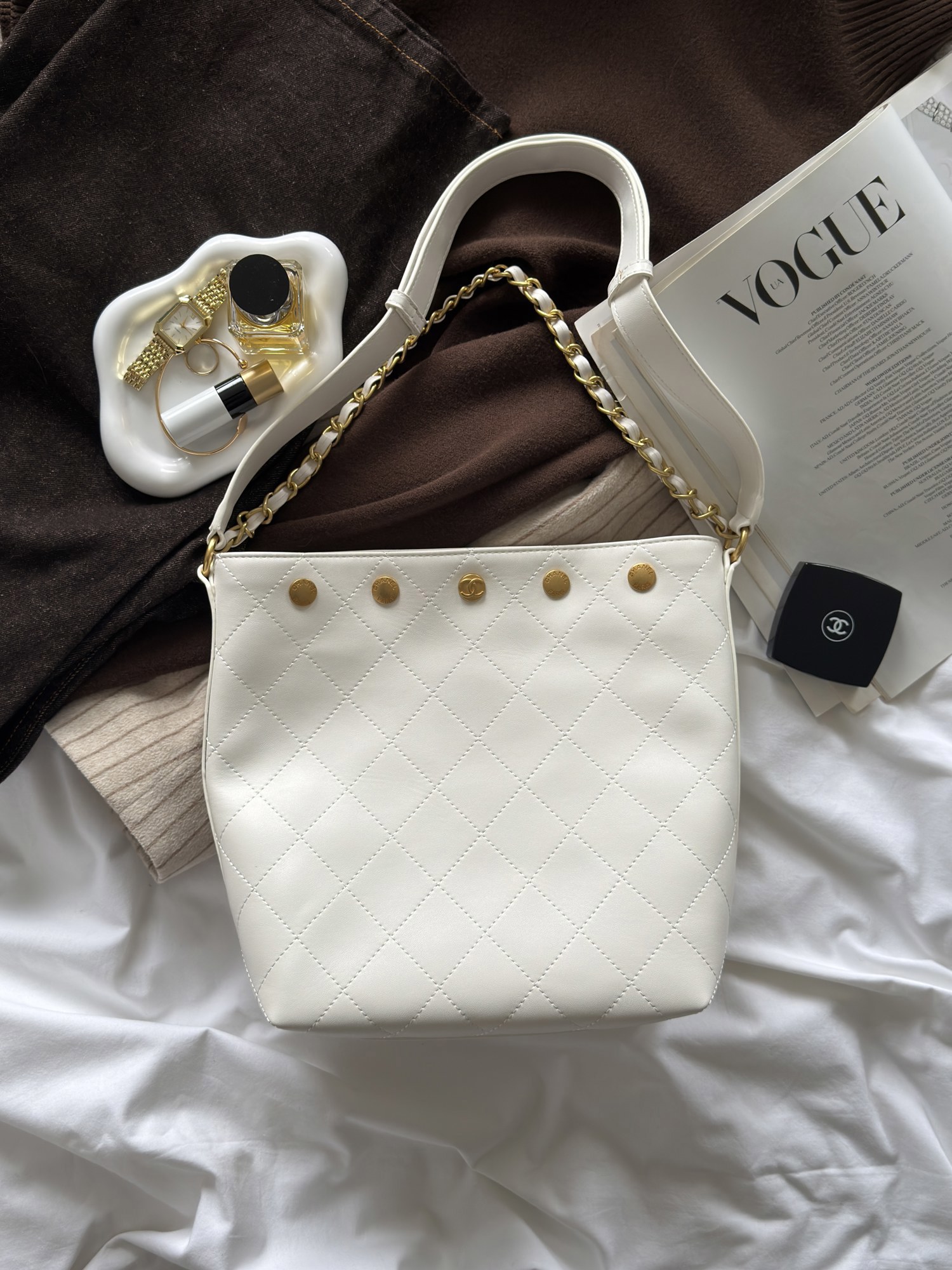 Chanel Small CC Quilted Shopping Bag Milk/Gold - 7