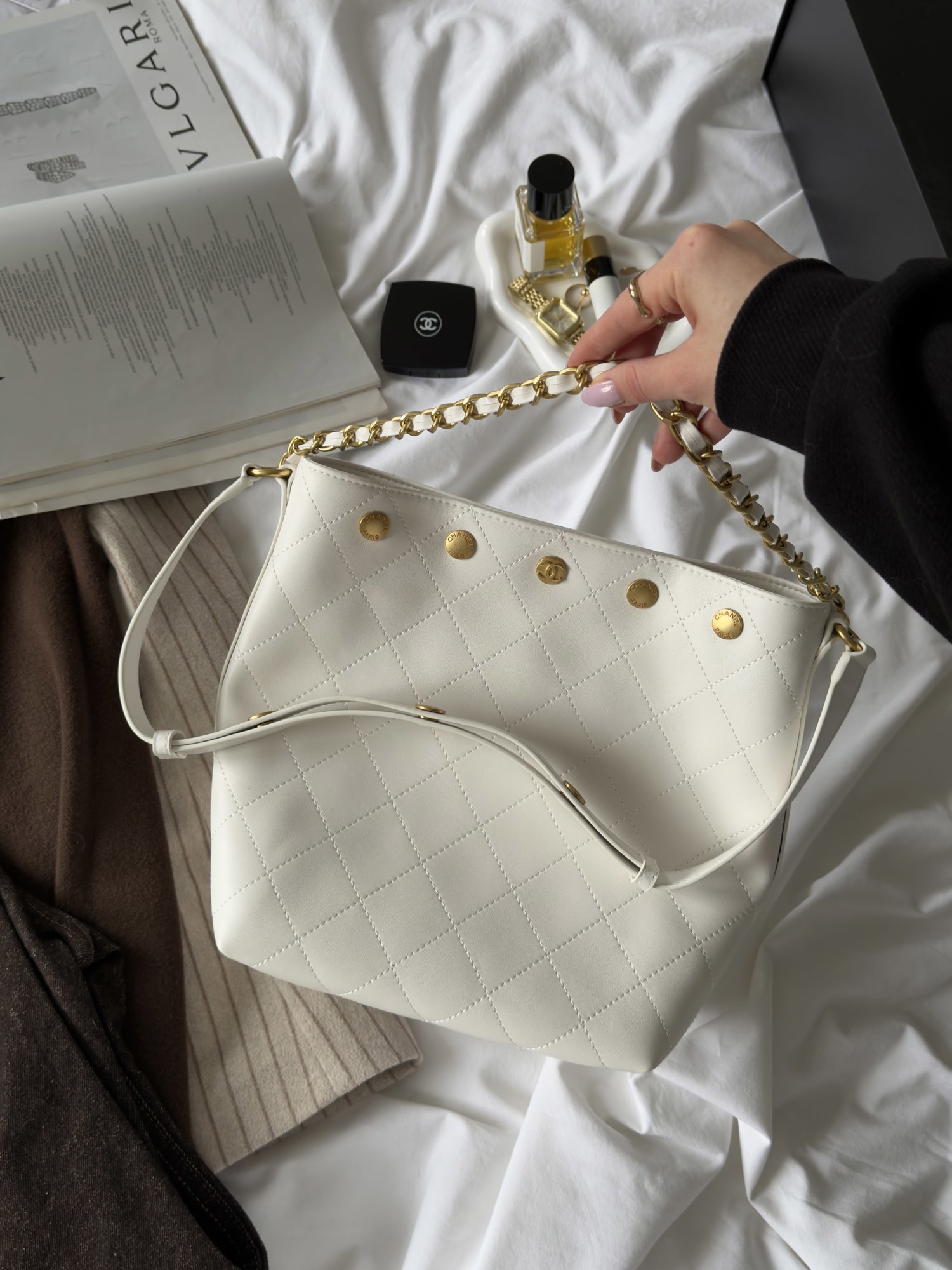 Chanel Small CC Quilted Shopping Bag Milk/Gold - 4
