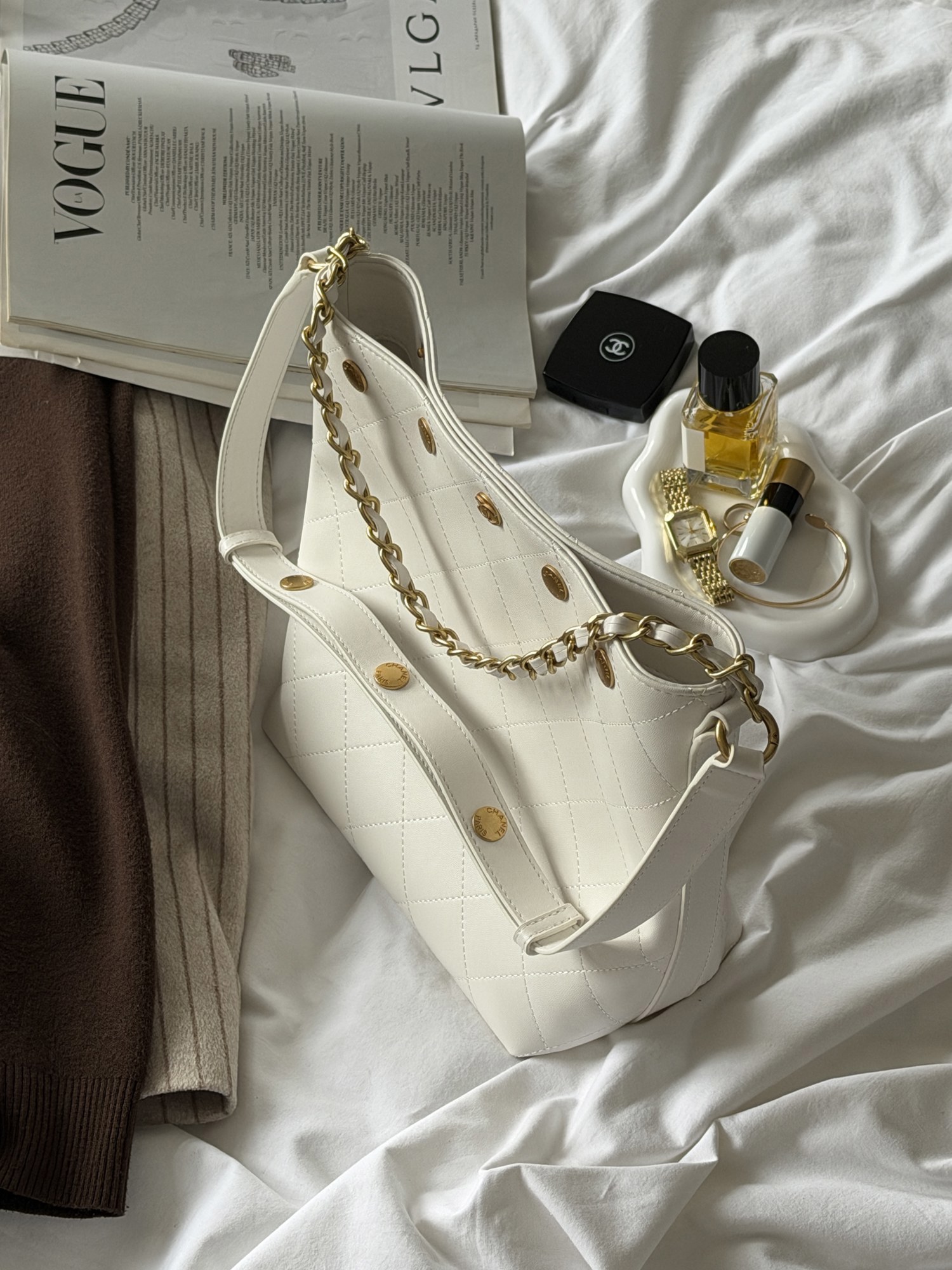 Chanel Small CC Quilted Shopping Bag Milk/Gold - 5
