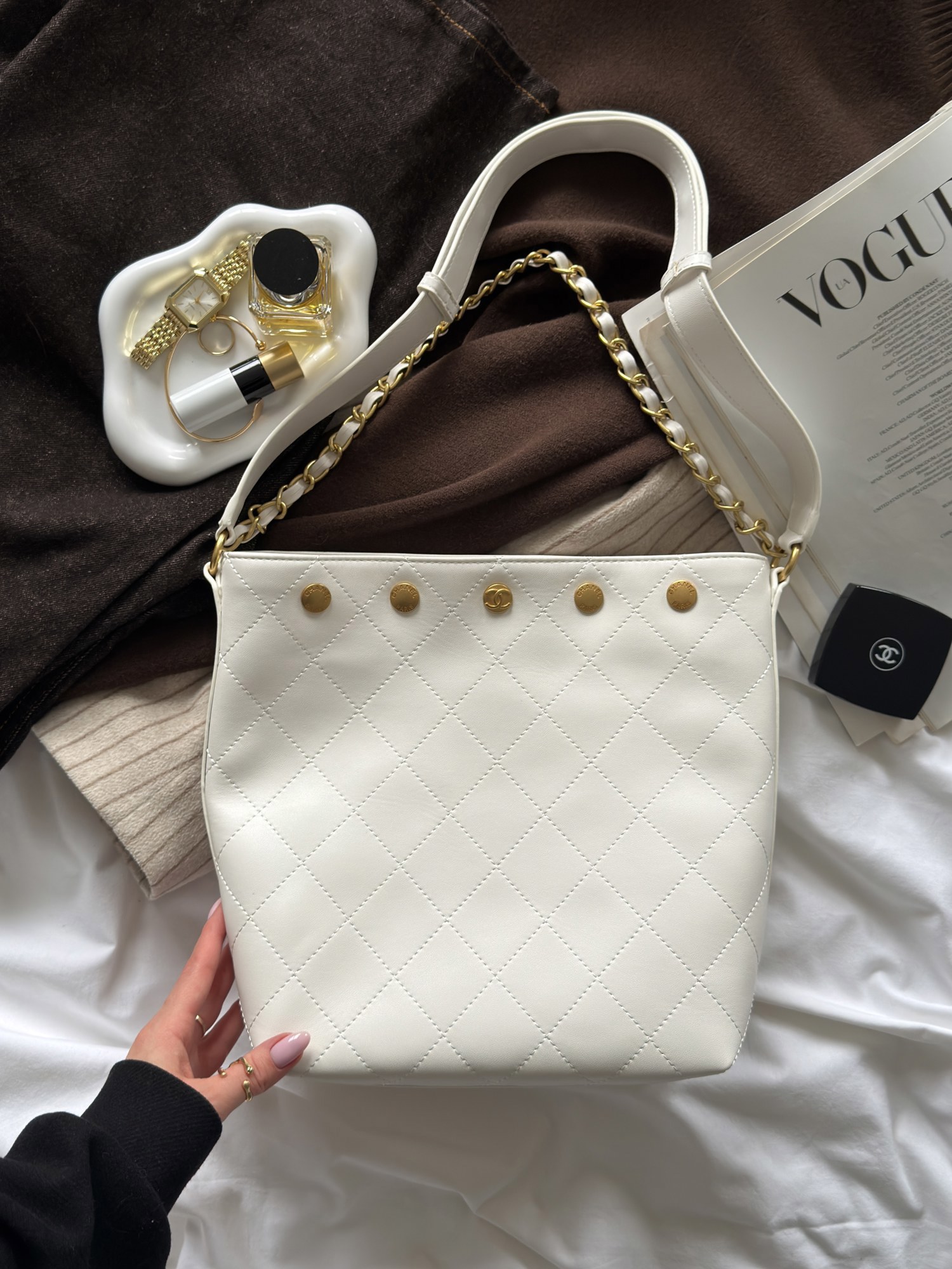 Chanel Small CC Quilted Shopping Bag Milk/Gold - 3